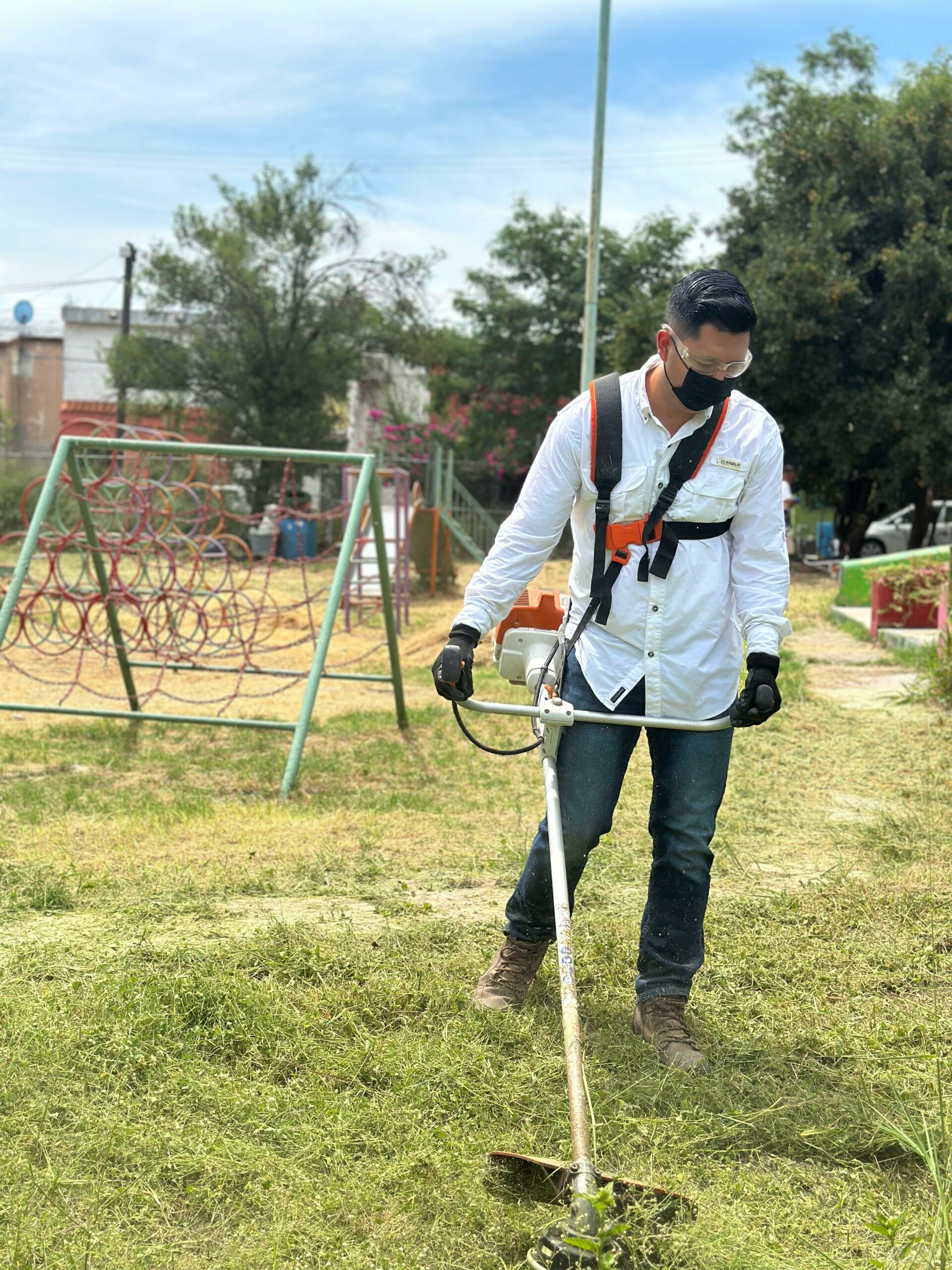 Encabeza Félix Rocha brigada contra el dengue en escuelas de Guadalupe