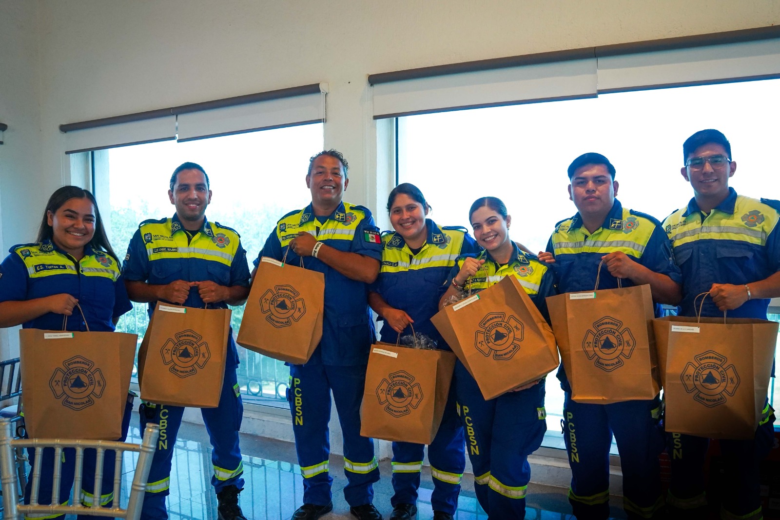 Celebra San Nicolás a sus héroes; cumplen bomberos 50 Aniversario