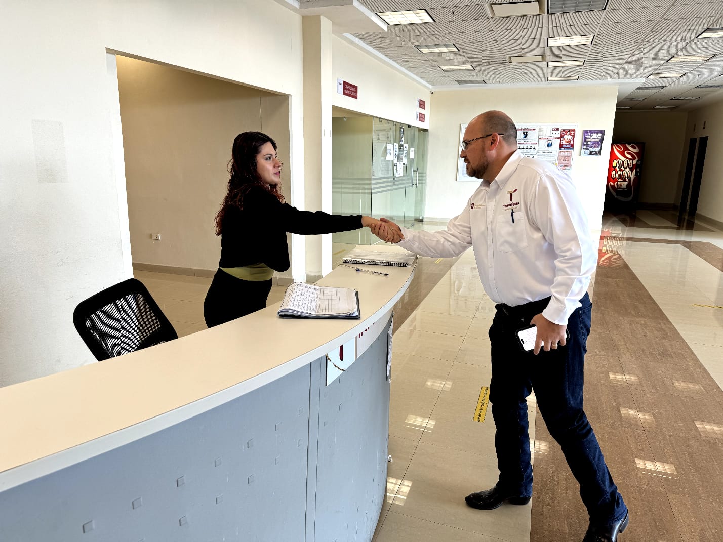 Realiza secretario general de Gobierno supervisión en Registro Civil e Instituto Registral y Catastral durante periodo vacacional