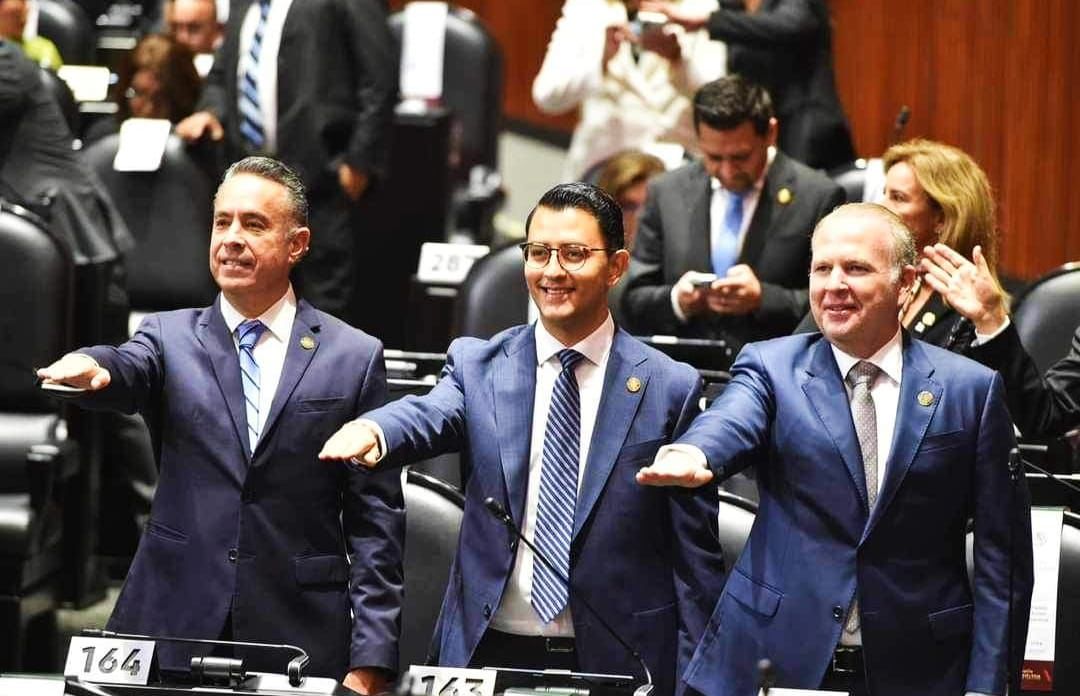 Toma protesta Guillermo Anaya Llamas como diputado federal