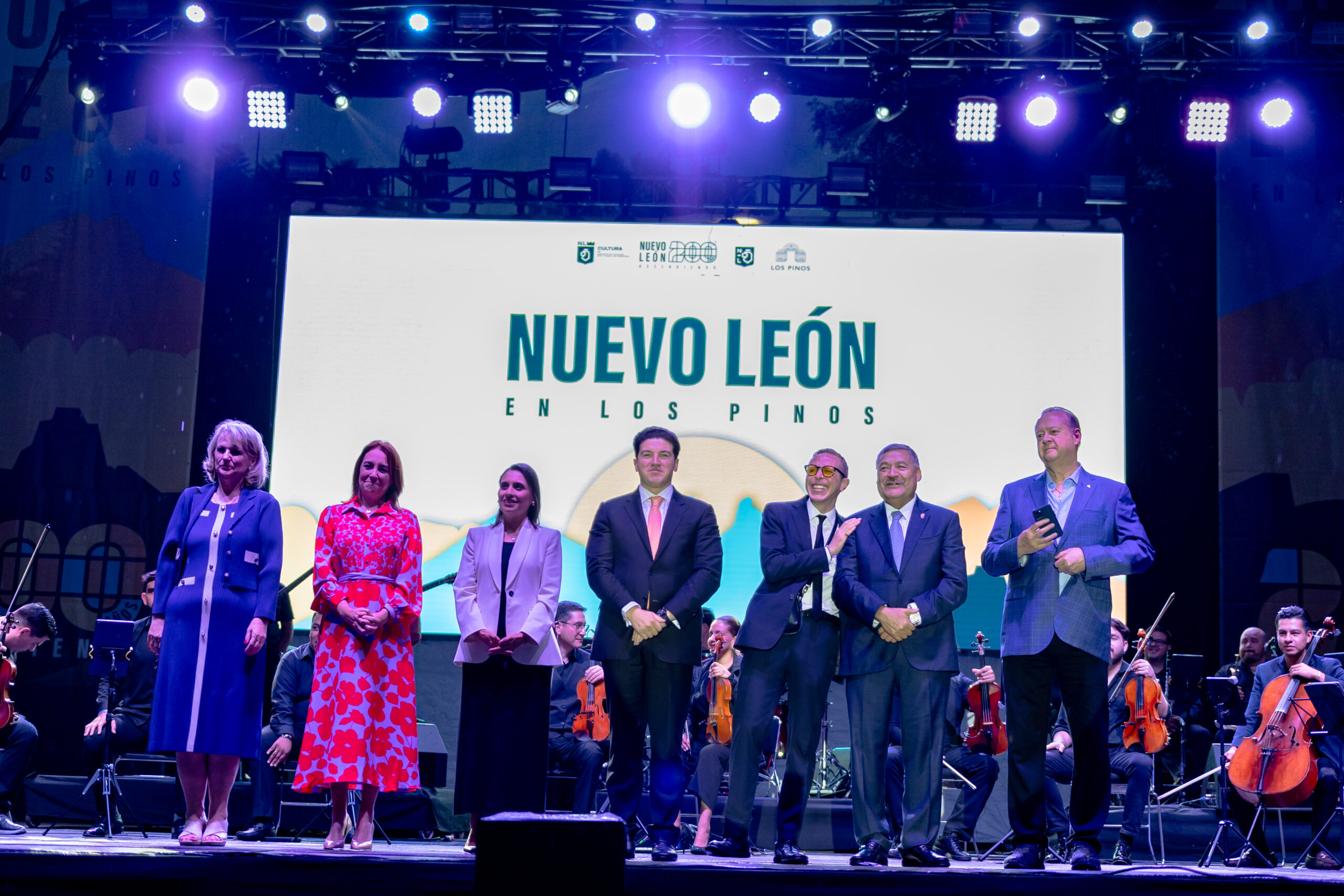 Celebra Nuevo León sus 200 años en Los Pinos