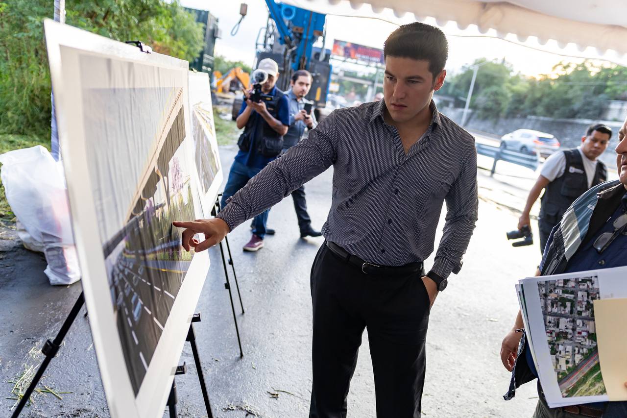 Recorre Samuel García tramo del viaducto elevado Morones Prieto