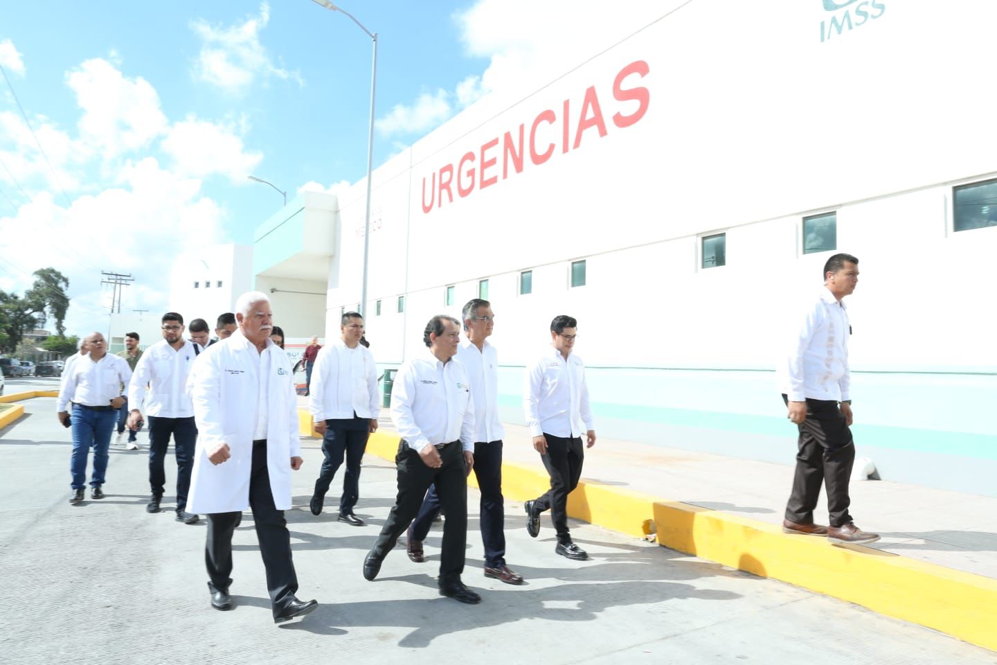 Inaugura Américo Villarreal albergue y residencia en hospital de Matamoros durante enlace con el presidente AMLO