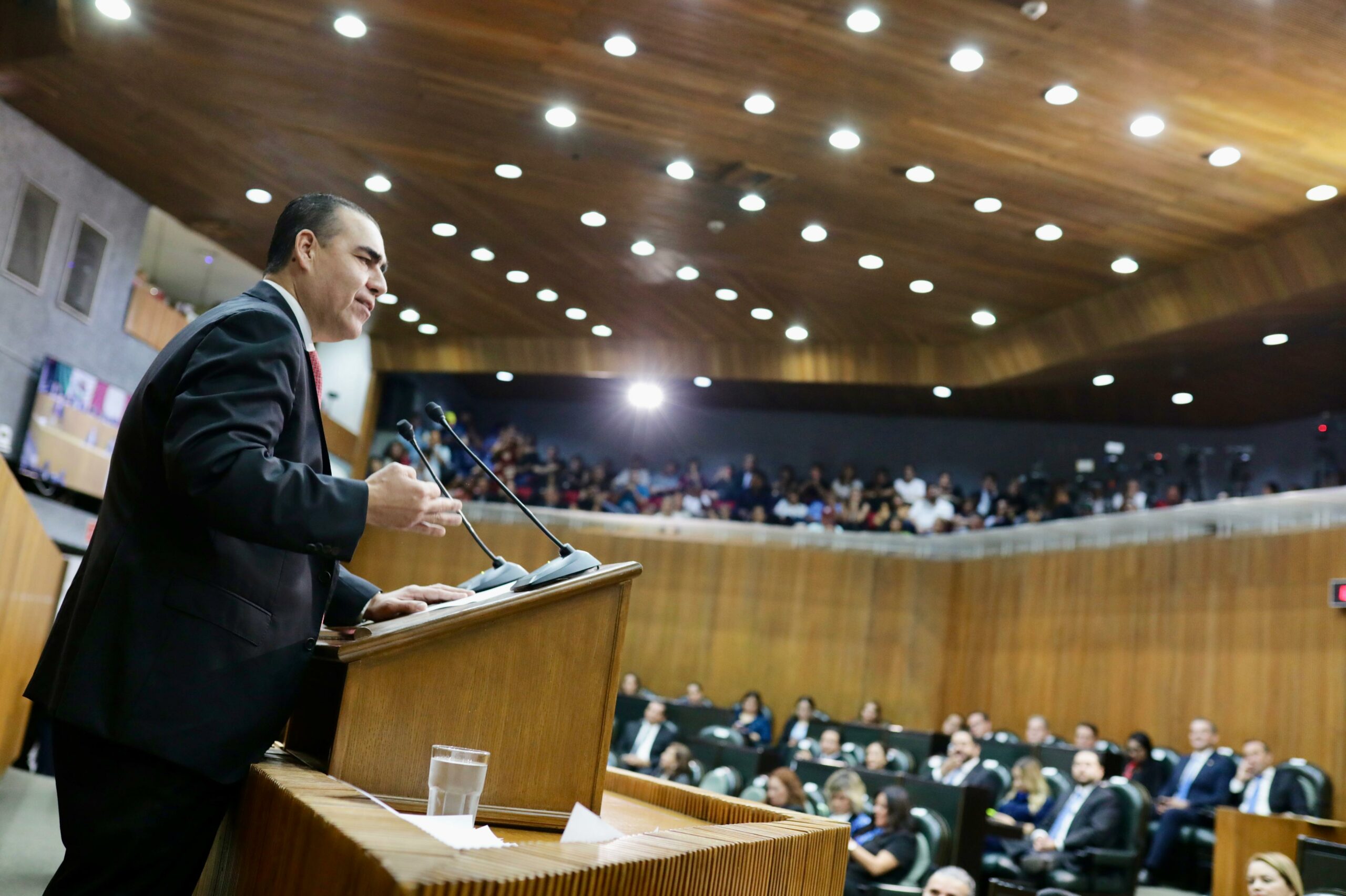 Llama Heriberto Treviño al diálogo y conciliación en beneficio de Nuevo León