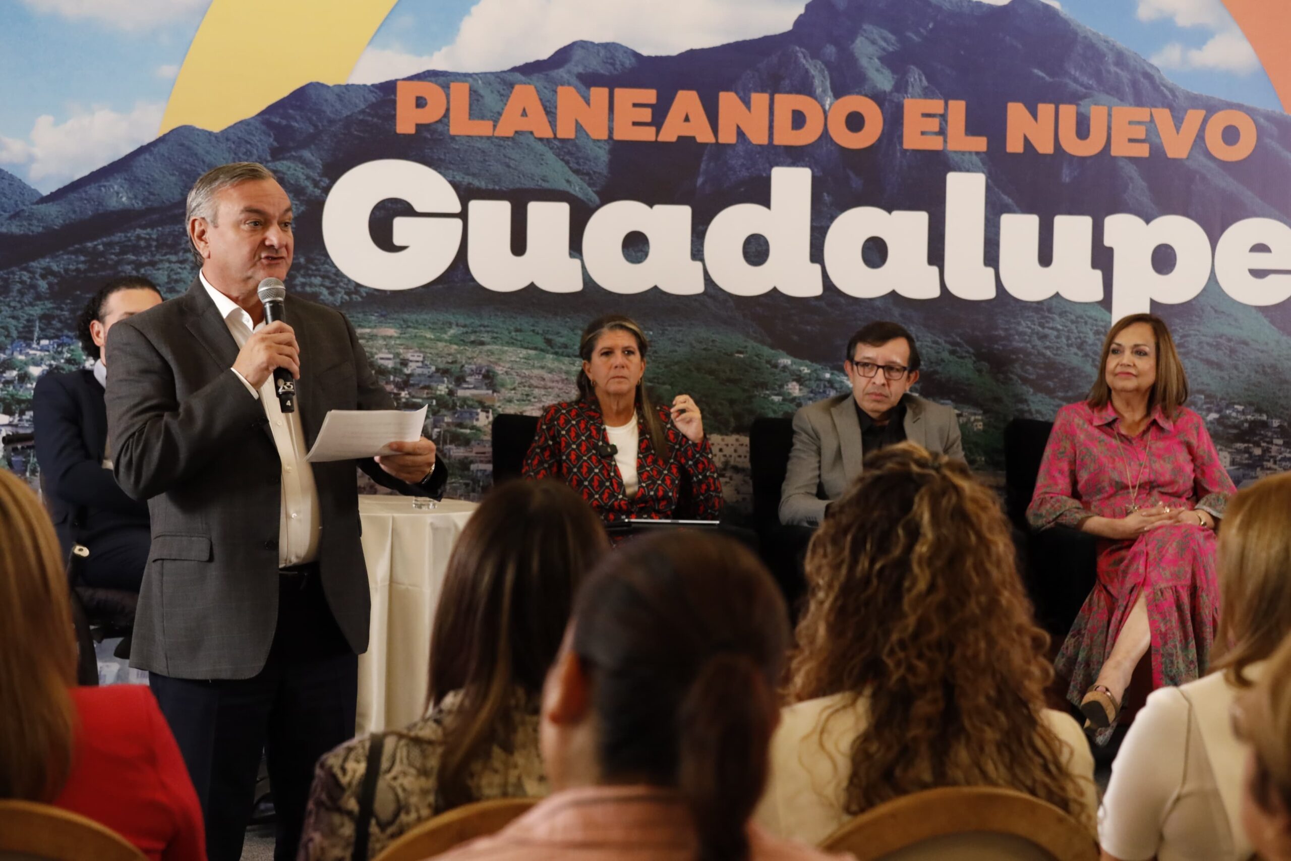 Héctor García se fortalece con un bloque femenil en su gabinete