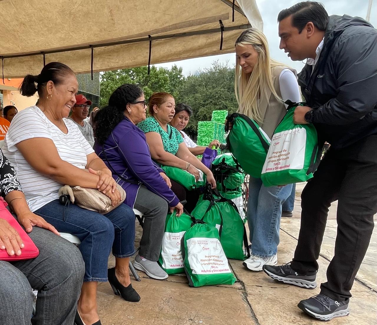 Inicia Jesús Nava entrega de 6 mil 800 despensas a grupos prioritarios