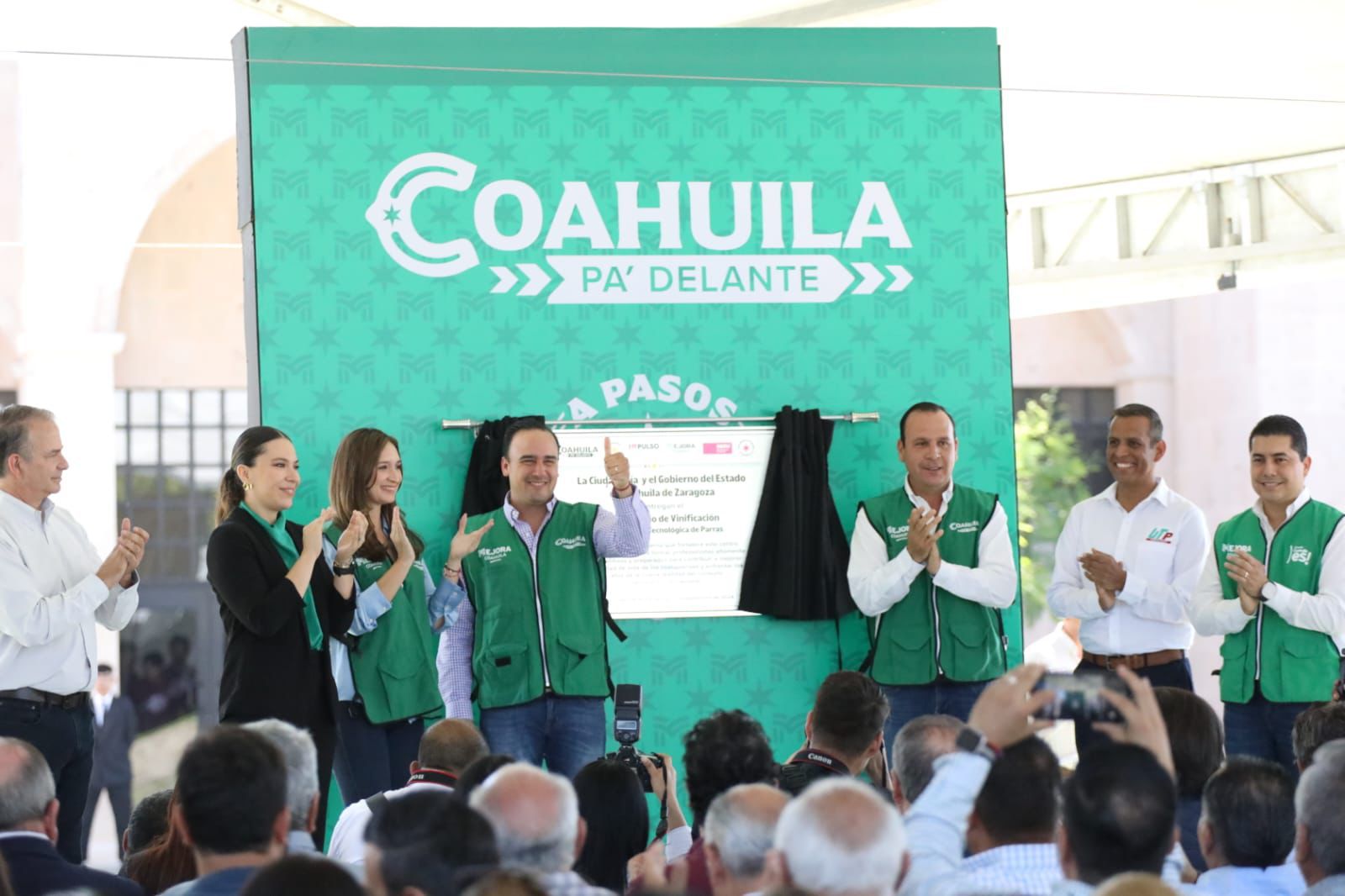 Detona Manolo Jiménez entrega de más de 500 obras sociales en Coahuila