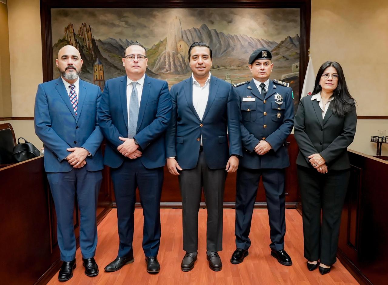 Toma Jesús Nava protesta a titulares de seguridad, Tesorería, Contraloría y Ayuntamiento