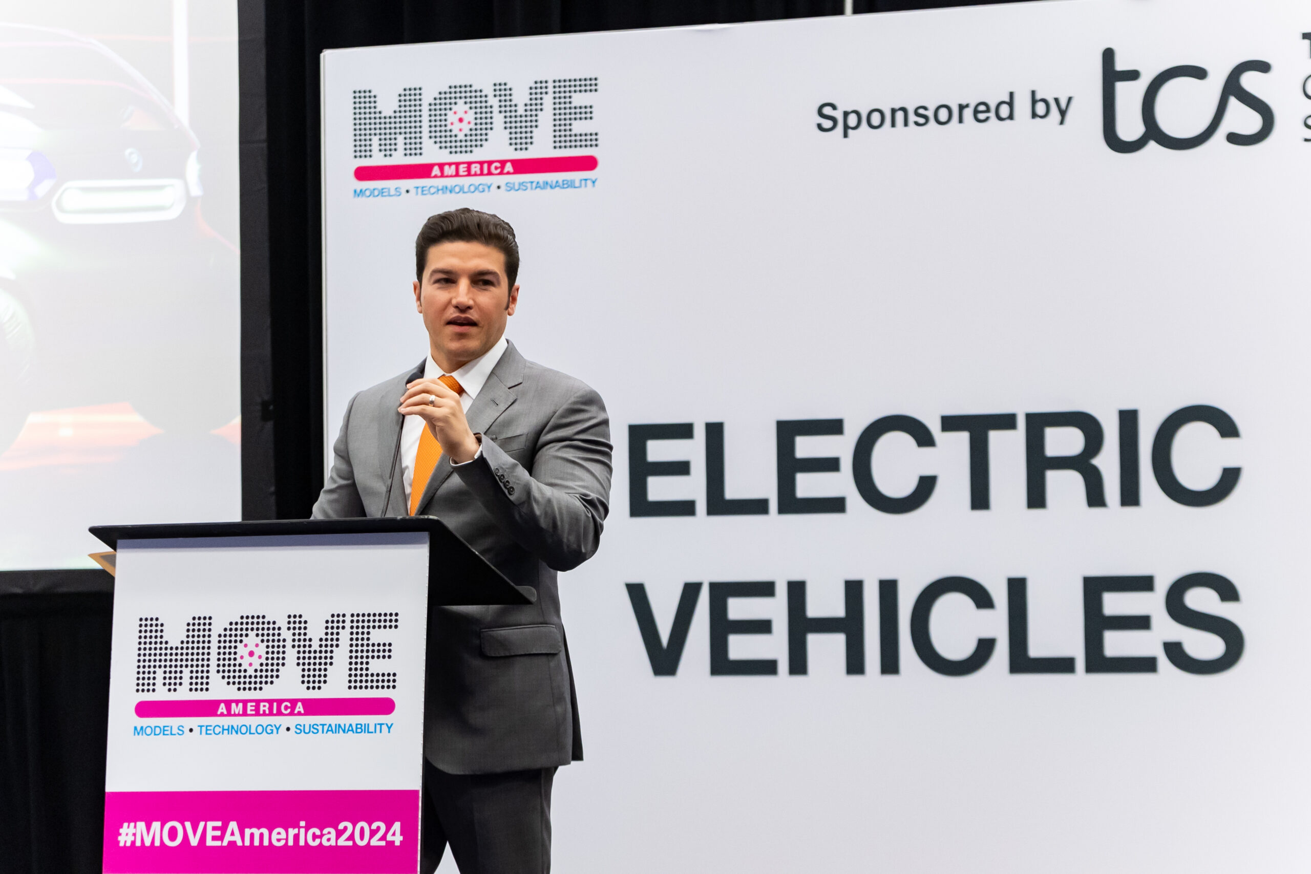 Expone Samuel García ventajas de Nuevo León en Move America