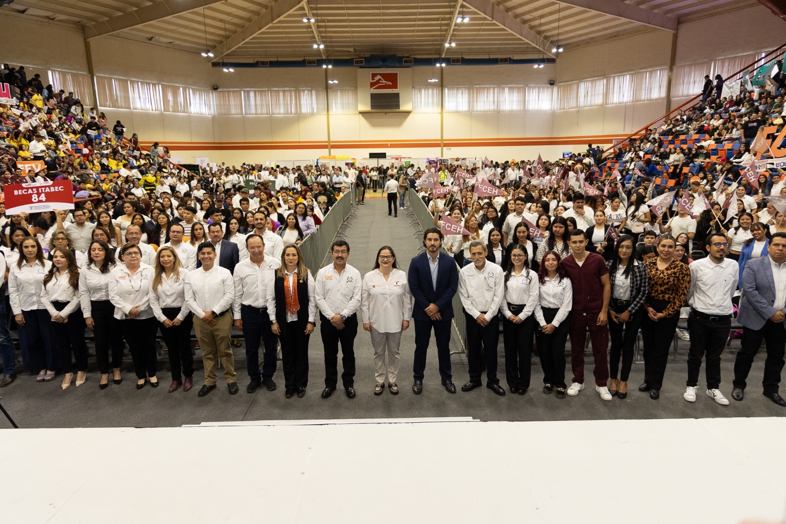 Entregan becas Futuro Tamaulipas a jóvenes de nivel superior