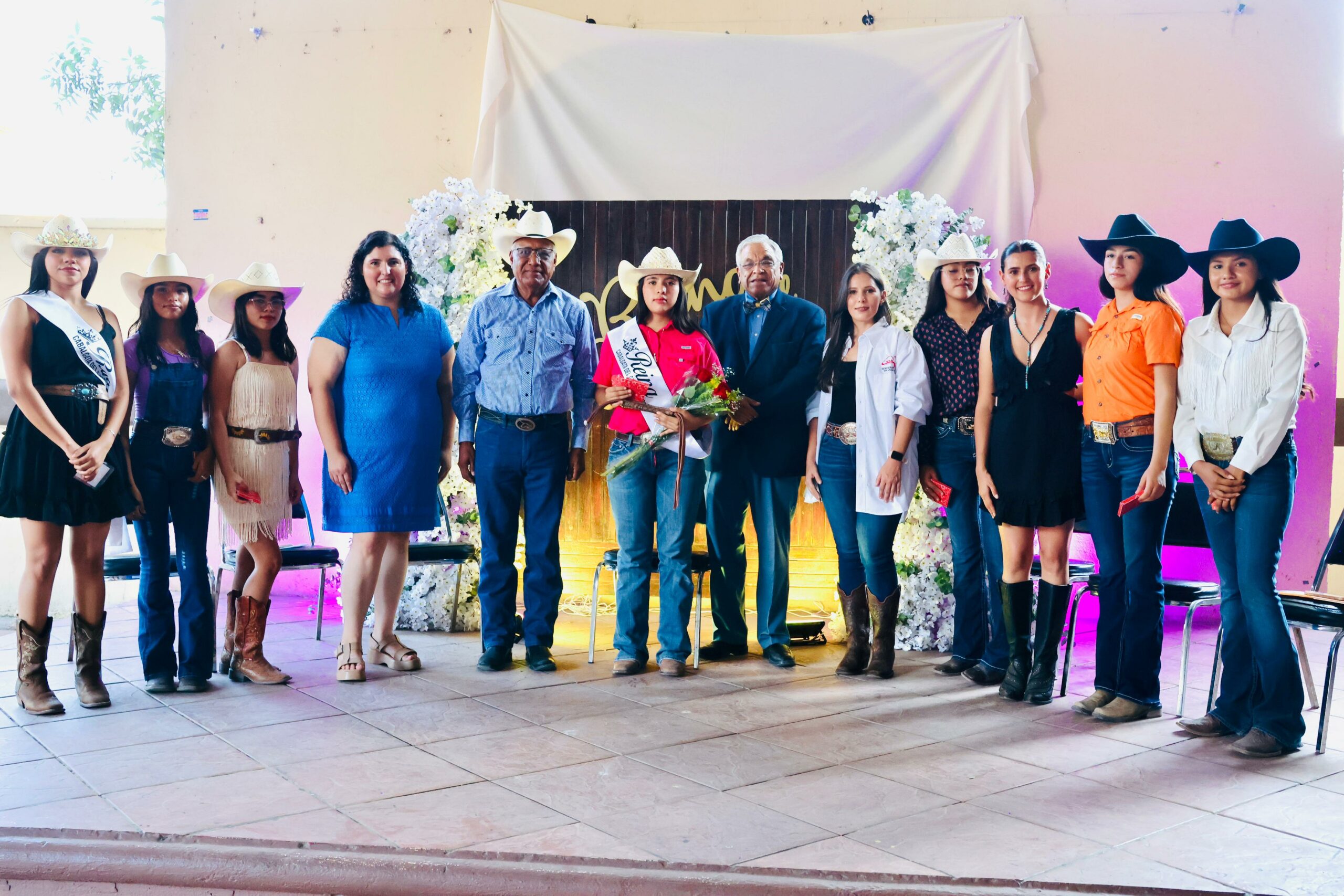 Gabriela I del ejido Sabinas fue coronada reina del campesino