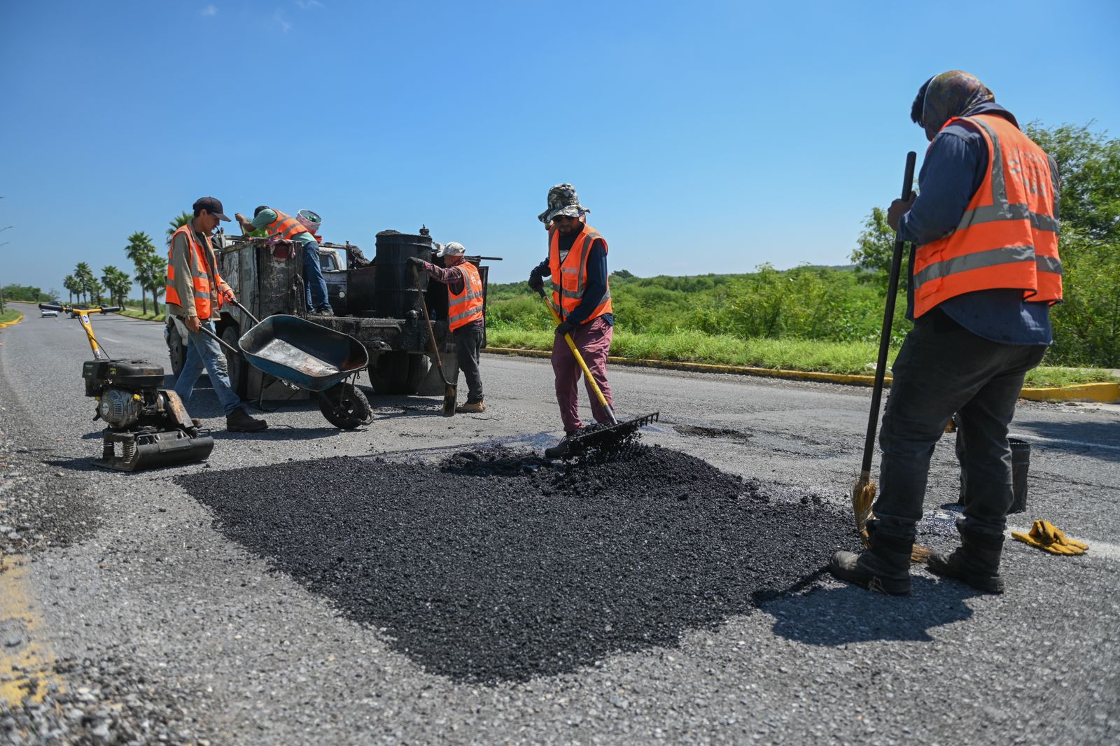 Rehabilita SOP 98 m2 de carpeta dañada en el Praxedis Balboa