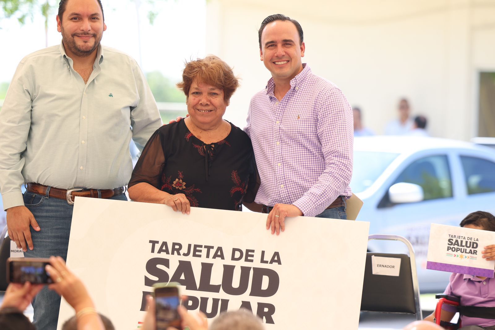 Inicia Manolo Jiménez entrega de la tarjeta de Salud Popular en Coahuila