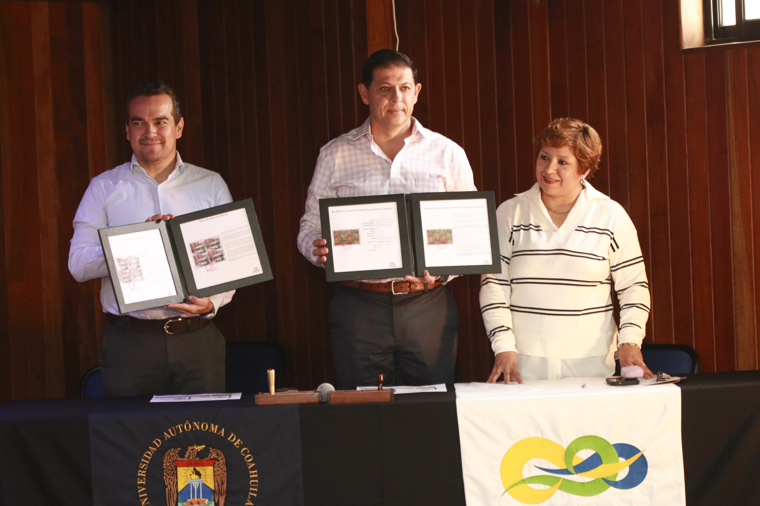 Realizan en la UAdeC la Cancelación de las Estampillas Postales “Canal 11, 65 Años de Historia” y “60 Aniversario de la Televisión Educativa y Pública en México”