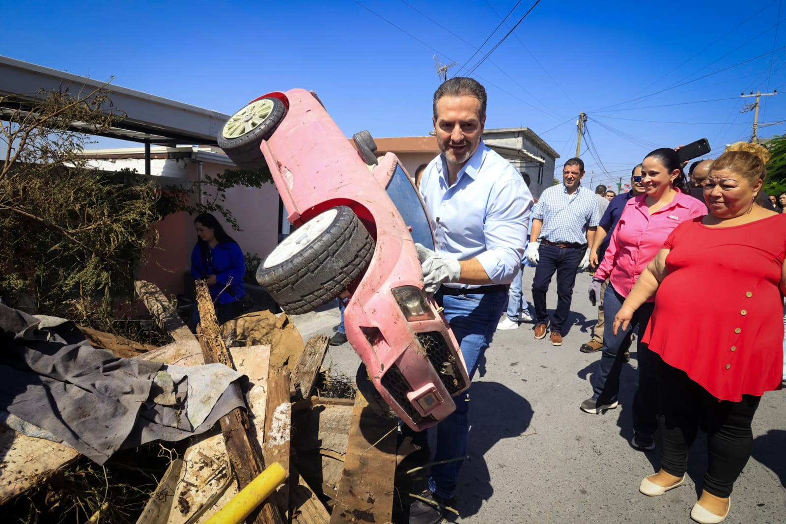 Encabeza Adrián de la Garza lucha contra el dengue en Monterrey