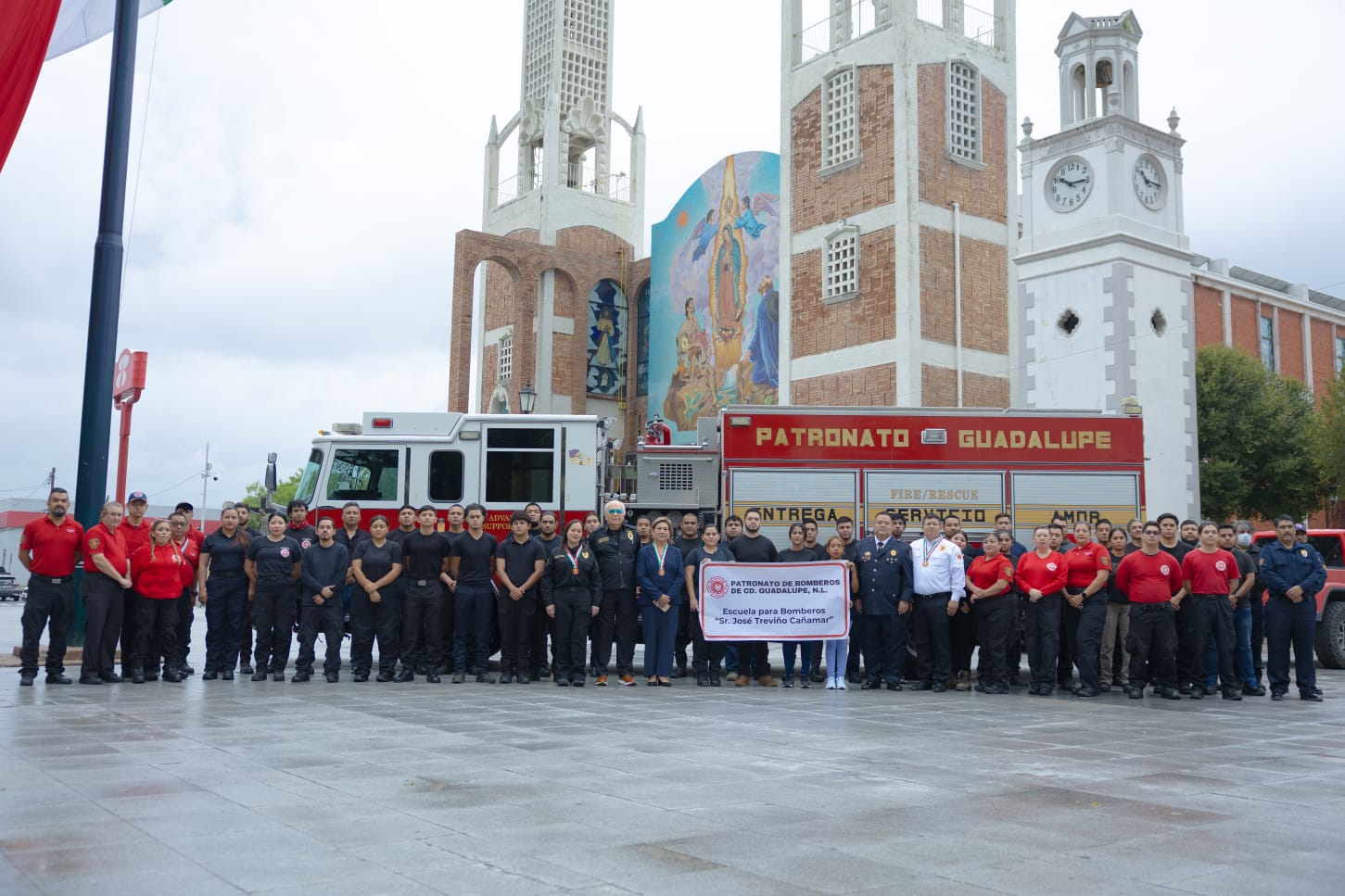 Capacitan a generación 16 de Bomberos de Guadalupe