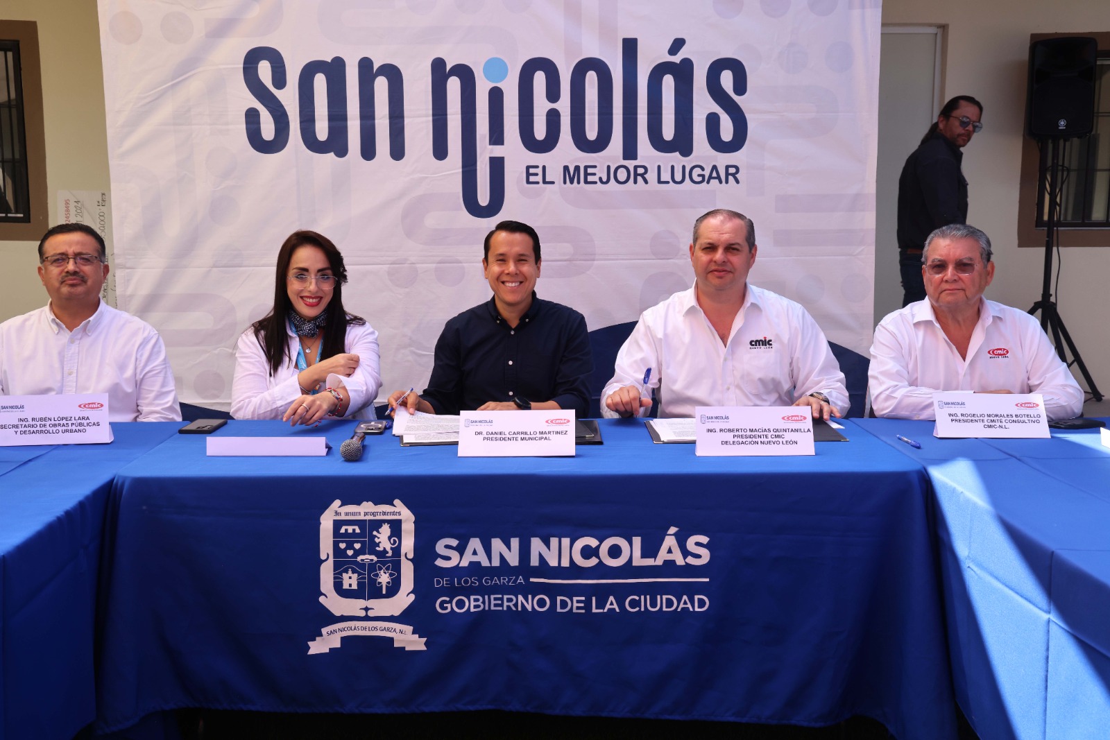 Se comprometen constructores a apoyar a San Nicolás con programas sociales