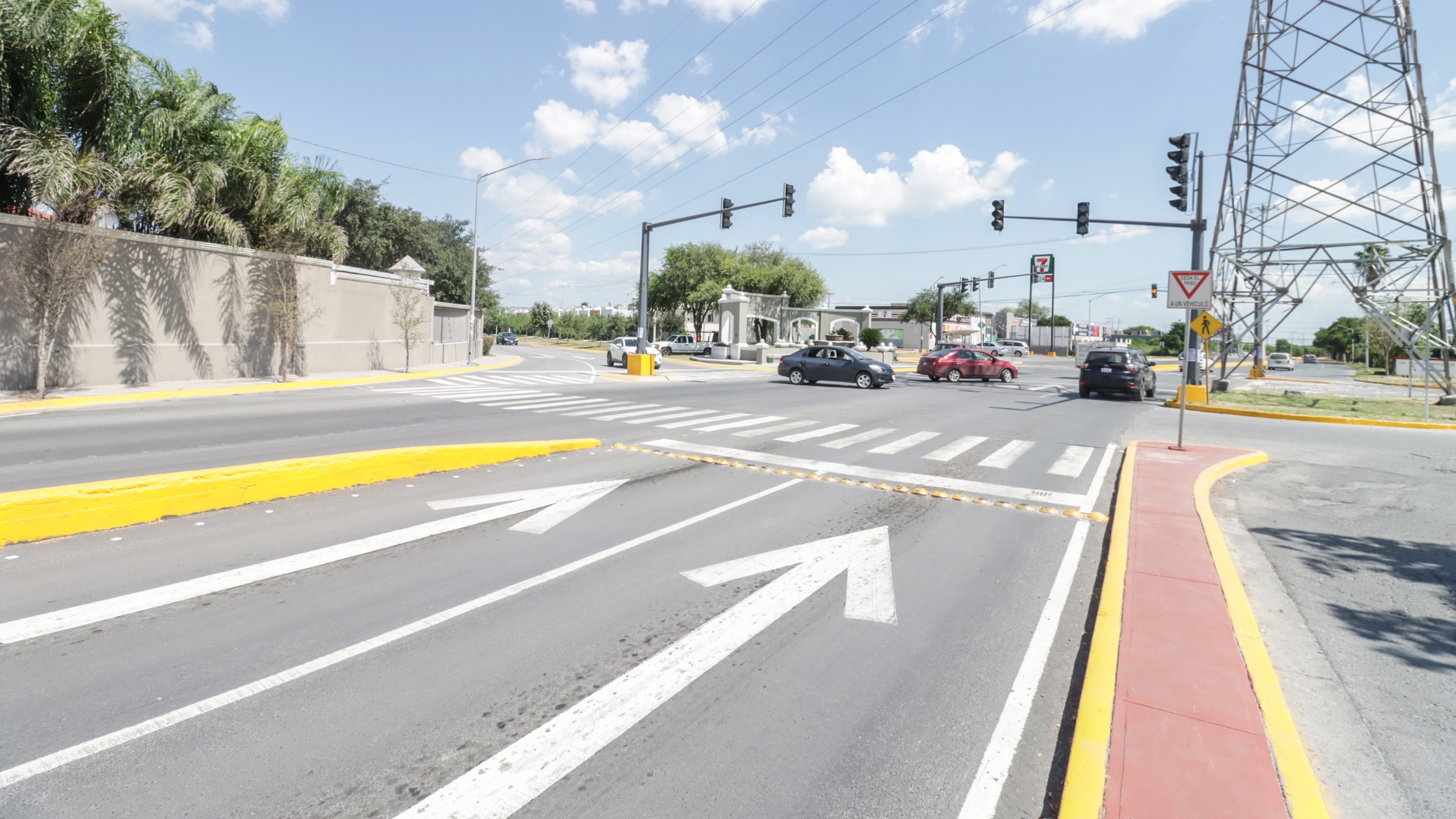 Inaugura Apodaca remodelación de la Avenida Valle del Mezquital y entrada principal del municipio