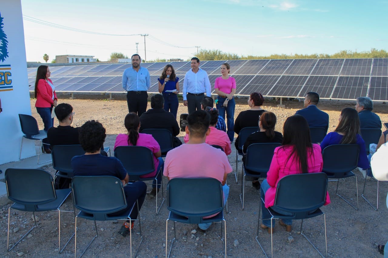 Octavio Pimentel, Rector de la UAdeC Inaugura Obra de Pavimentación e Instalación de Paneles Solares en la Unidad Laguna