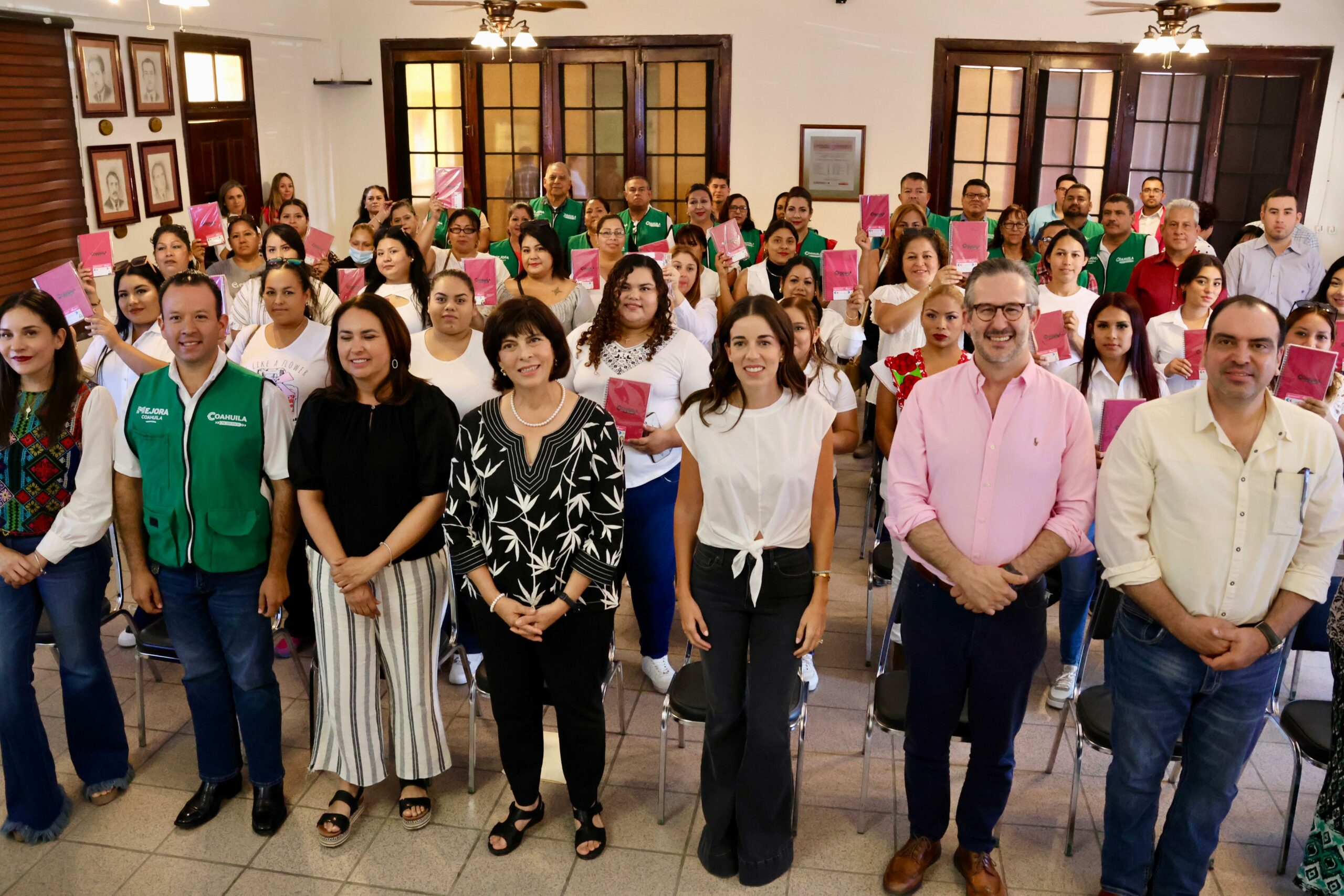 Arranca en Sabinas Paola Rodríguez “Mujeres Echadas Pa’Delante”