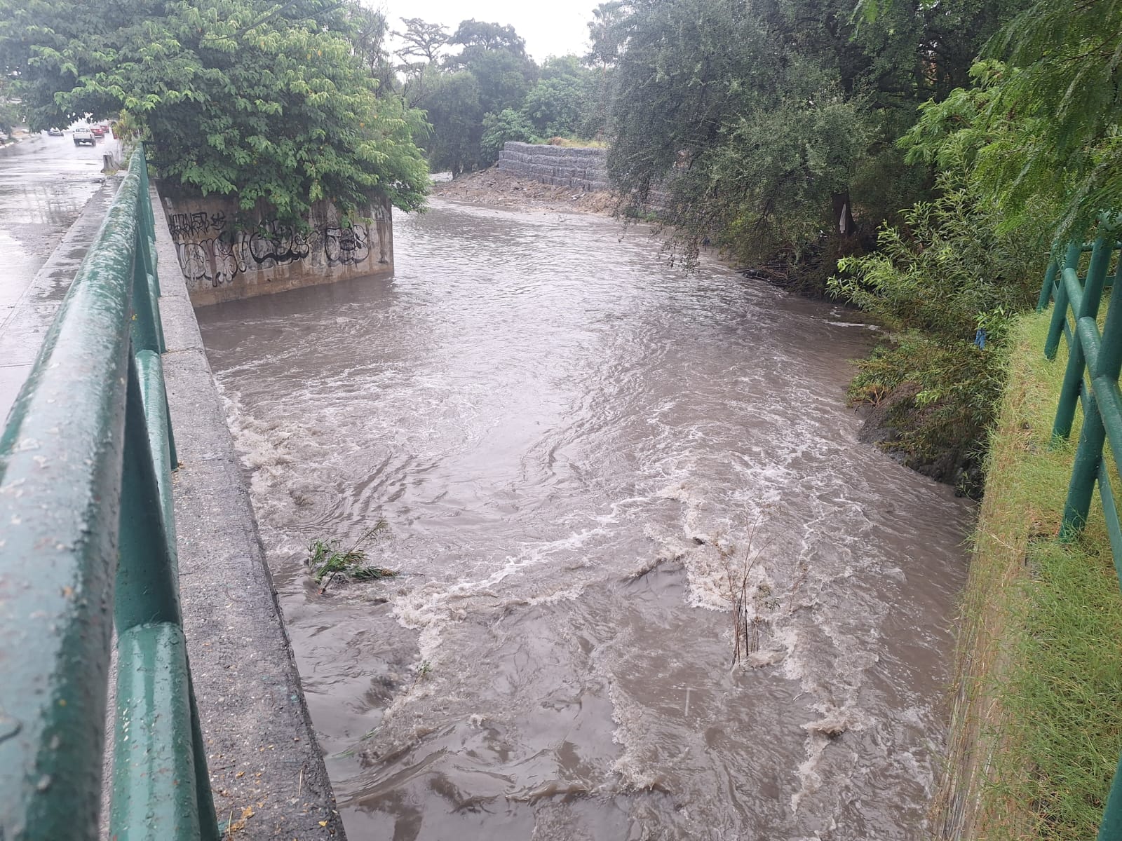 Funcionan labores preventivas en  arroyo Las Tinajas en Guadalupe