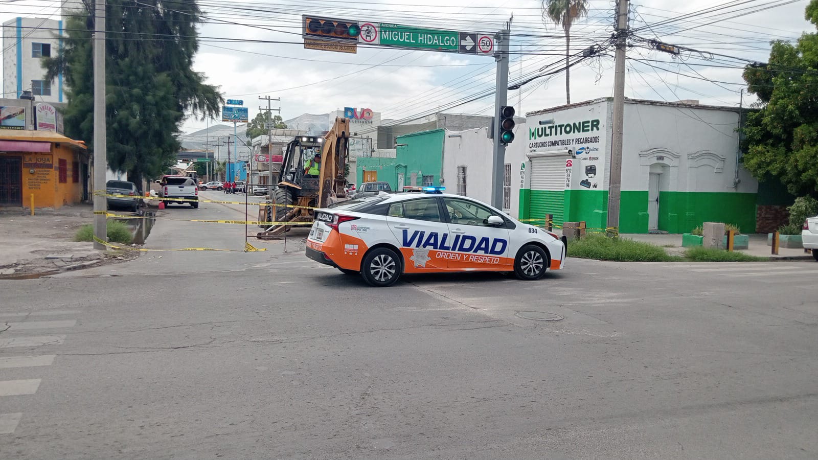 Por trabajos de reposición de la tubería de drenaje, SIMAS Torreón cierra acceso a la calle Mariano López Ortiz