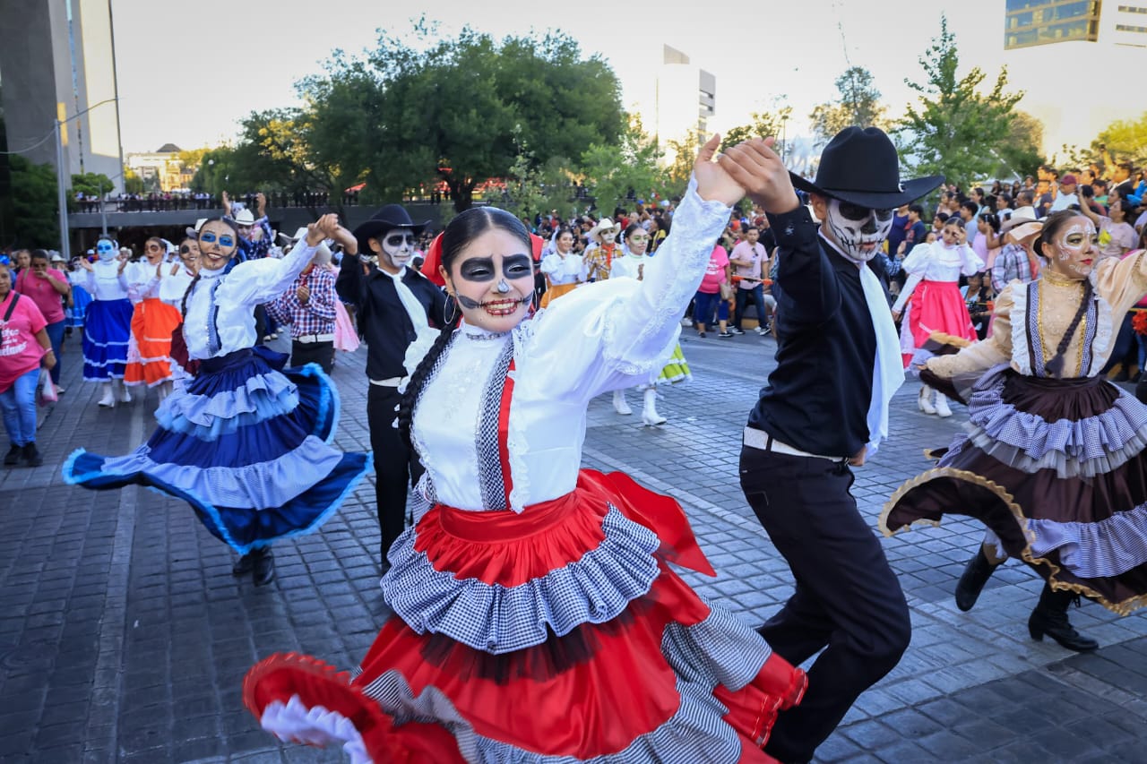 Inaugura Gobierno de Monterrey Altar de Muertos