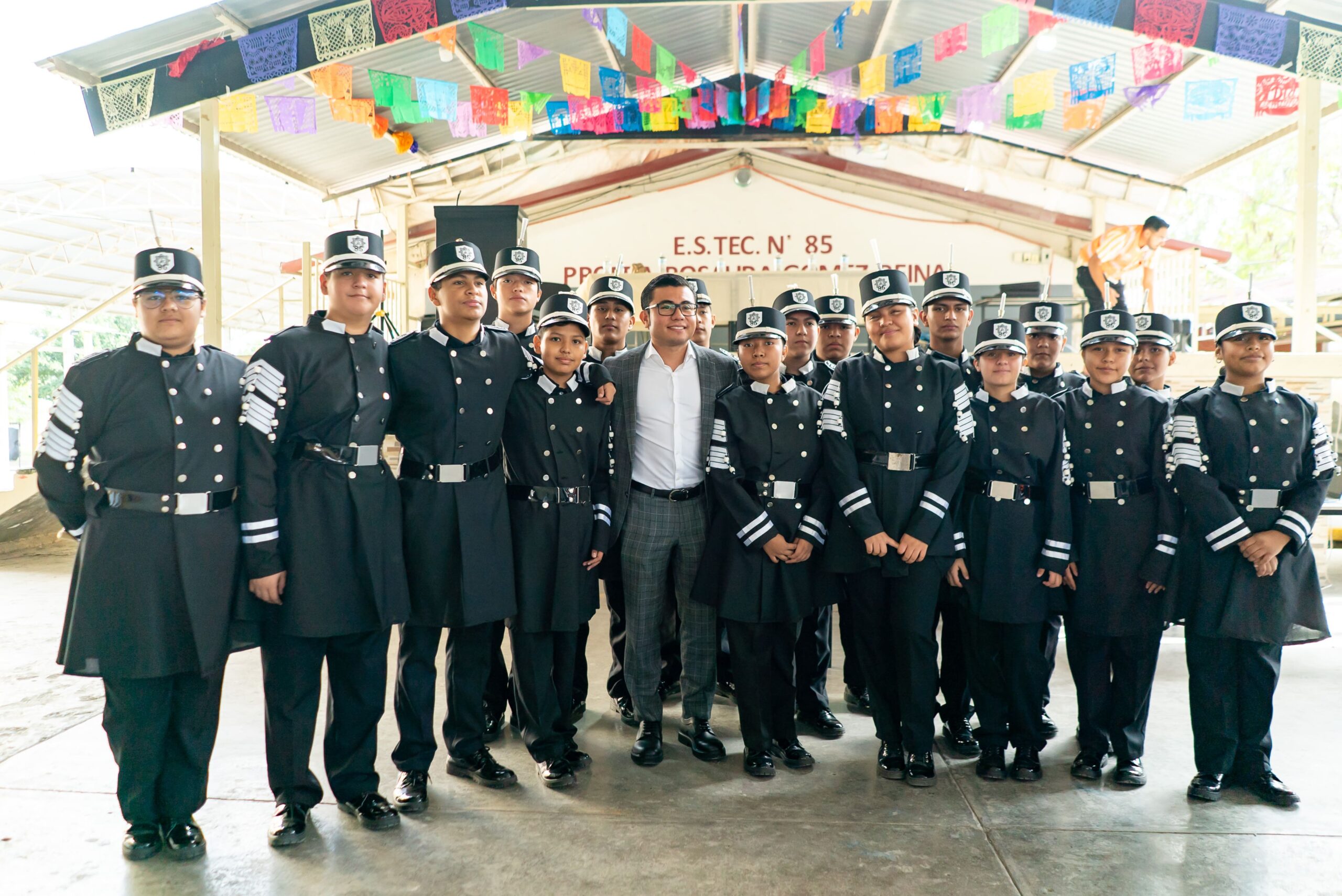 Rehabilita Juárez Secundaria Técnica de alumnos que representarán a México en Mundial de Robótica