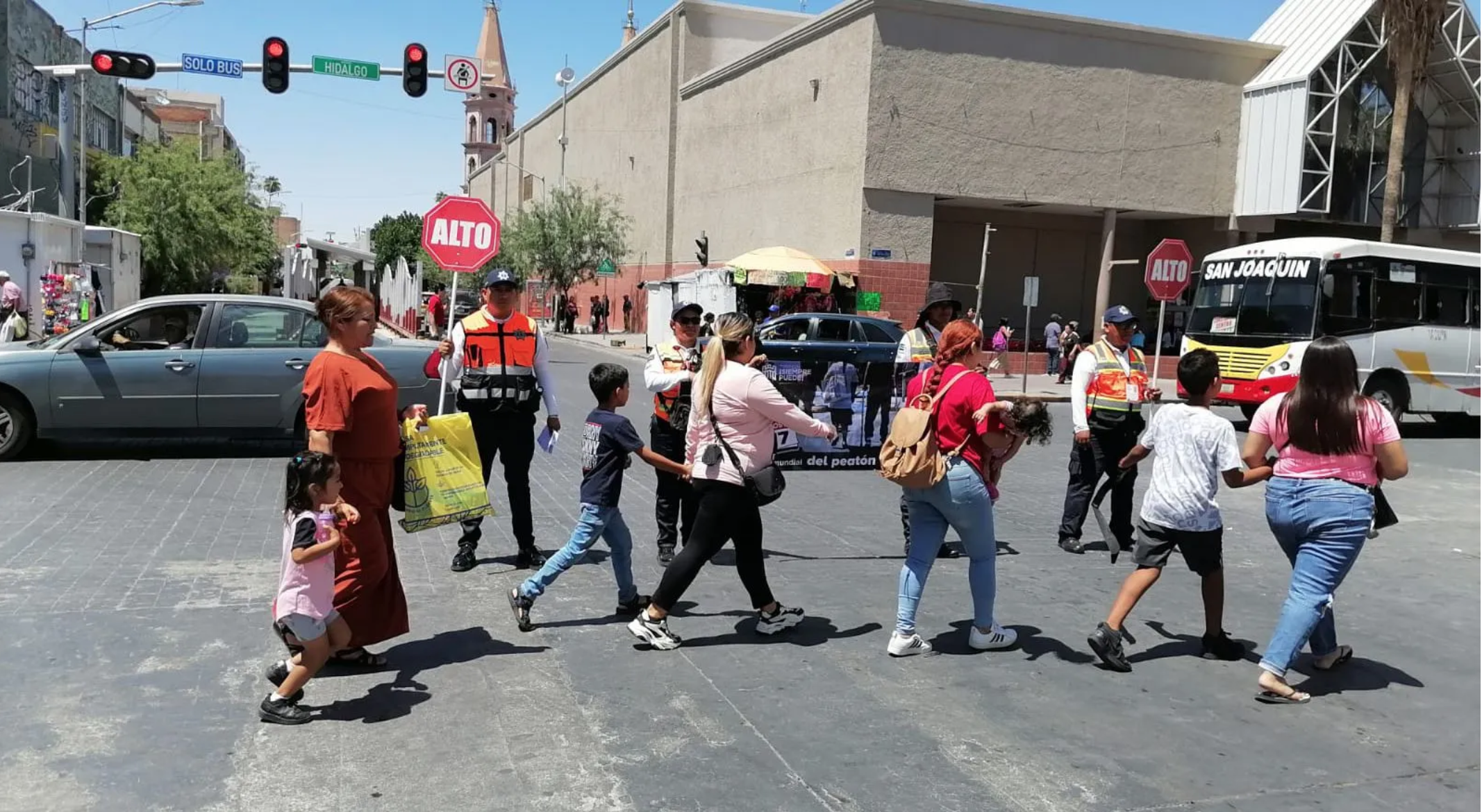 Promueve Torreón entre automovilistas el respeto al peatón