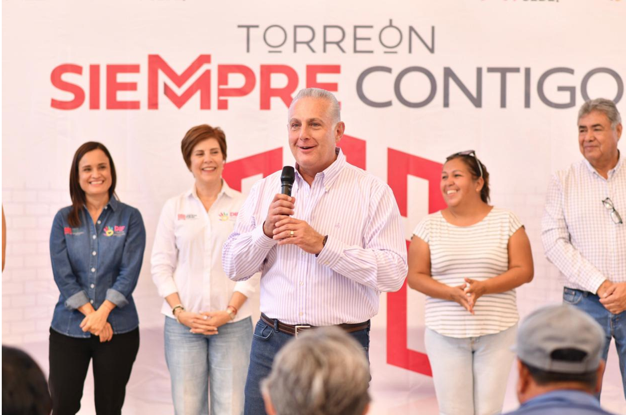 Roman Cepeda entrega techumbre en colonia Abastos