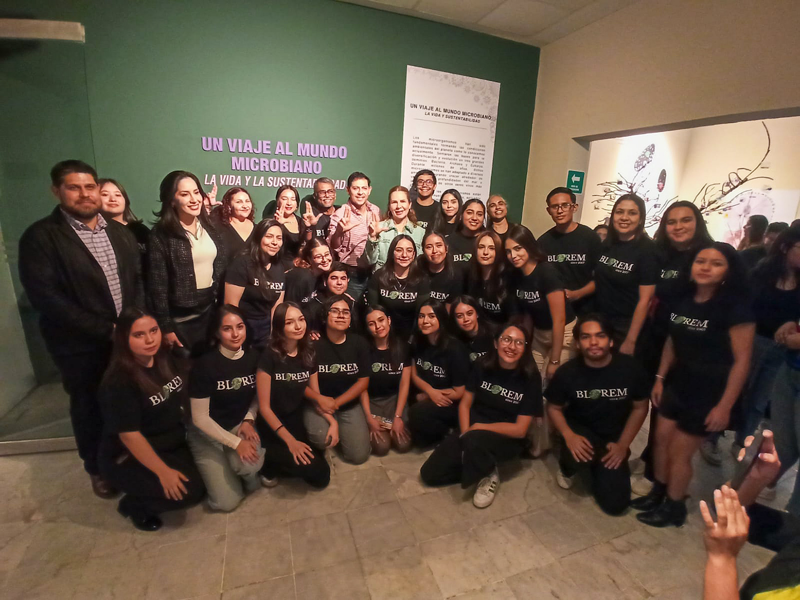 Asiste Octavio Pimentel, Rector de la UAdeC a la Exposición “Un Viaje al Mundo Microbiano: la Vida y la Sustentabilidad” en la Unidad Laguna