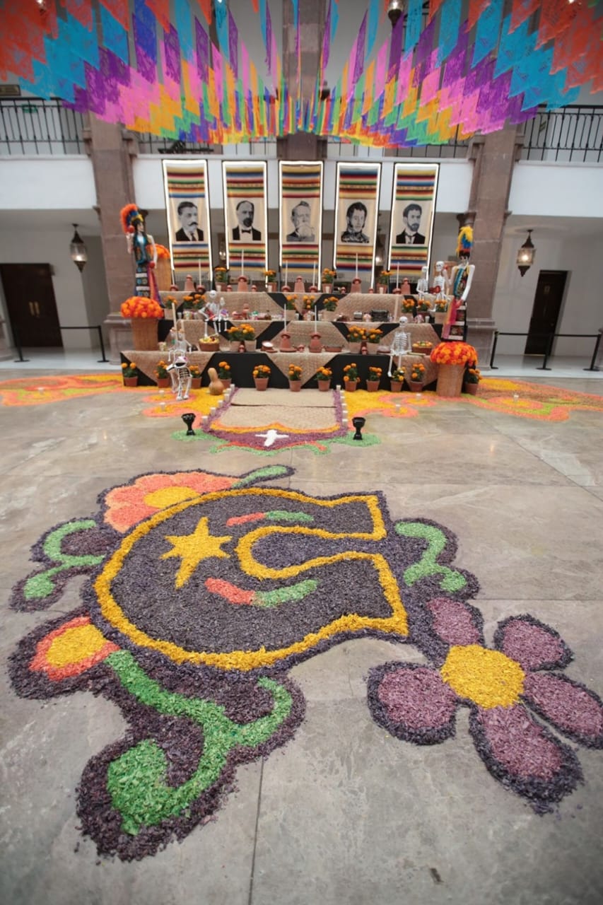 Invitan a visitar el altar de muertos en Palacio de Gobierno