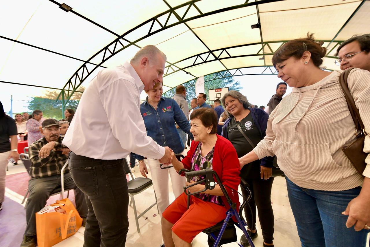 Román Cepeda entrega la techumbre número 40 de su Administración