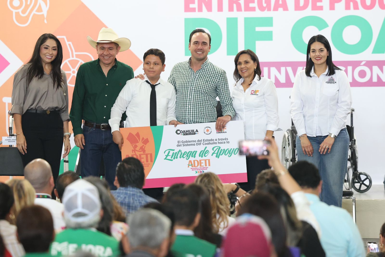 Hemos beneficiado a miles de familias coahuilenses con los programas del DIF: Manolo Jiménez