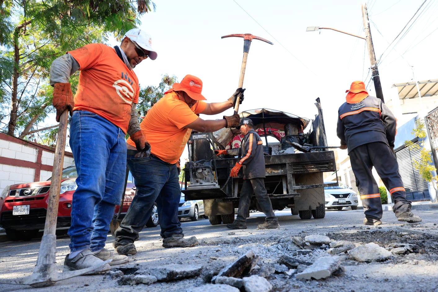 Transforman imagen urbana en colonia Azteca