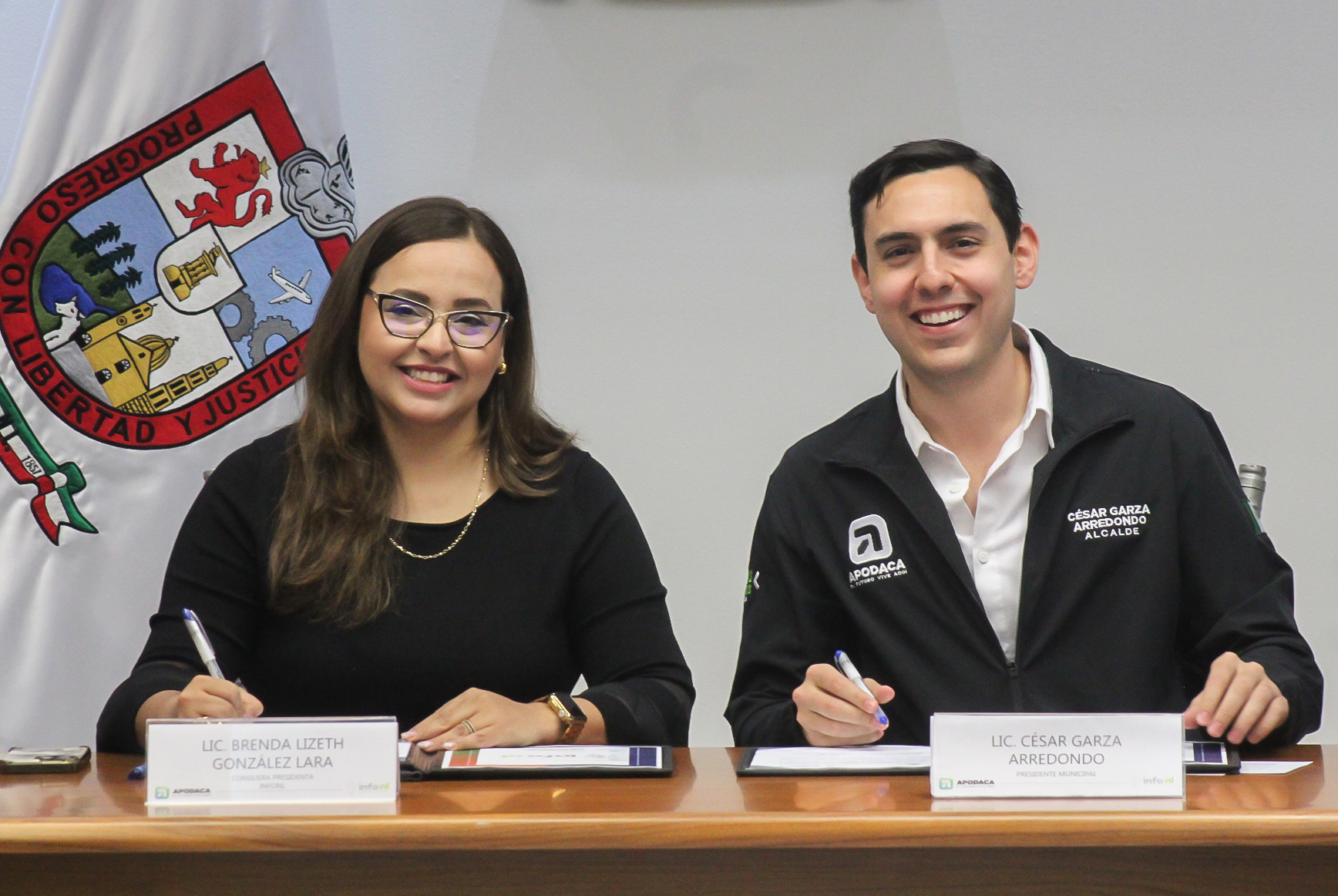 Firman Apodaca e INFONL convenio de colaboración