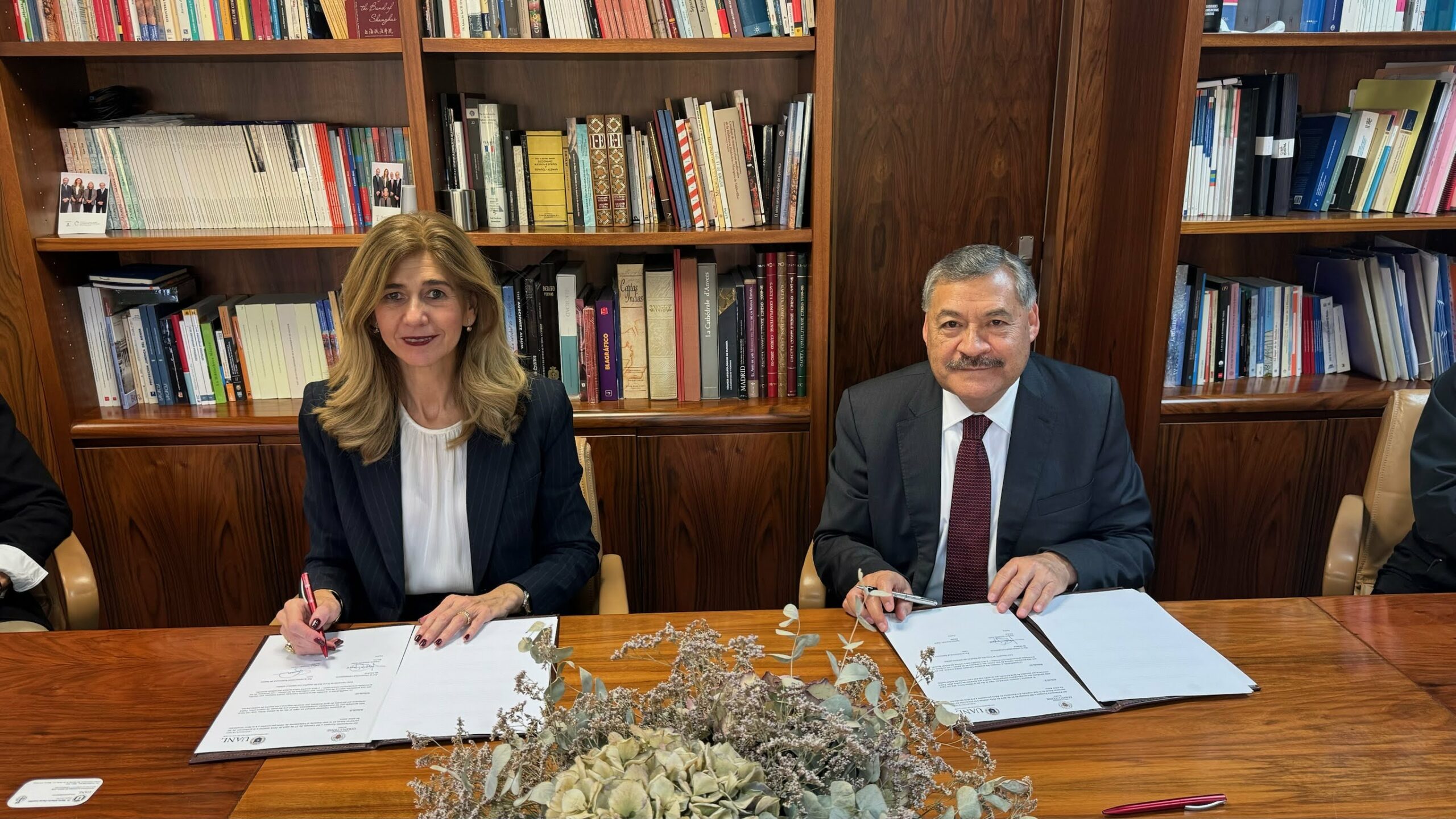 Firma UANL alianzas con universidades de España