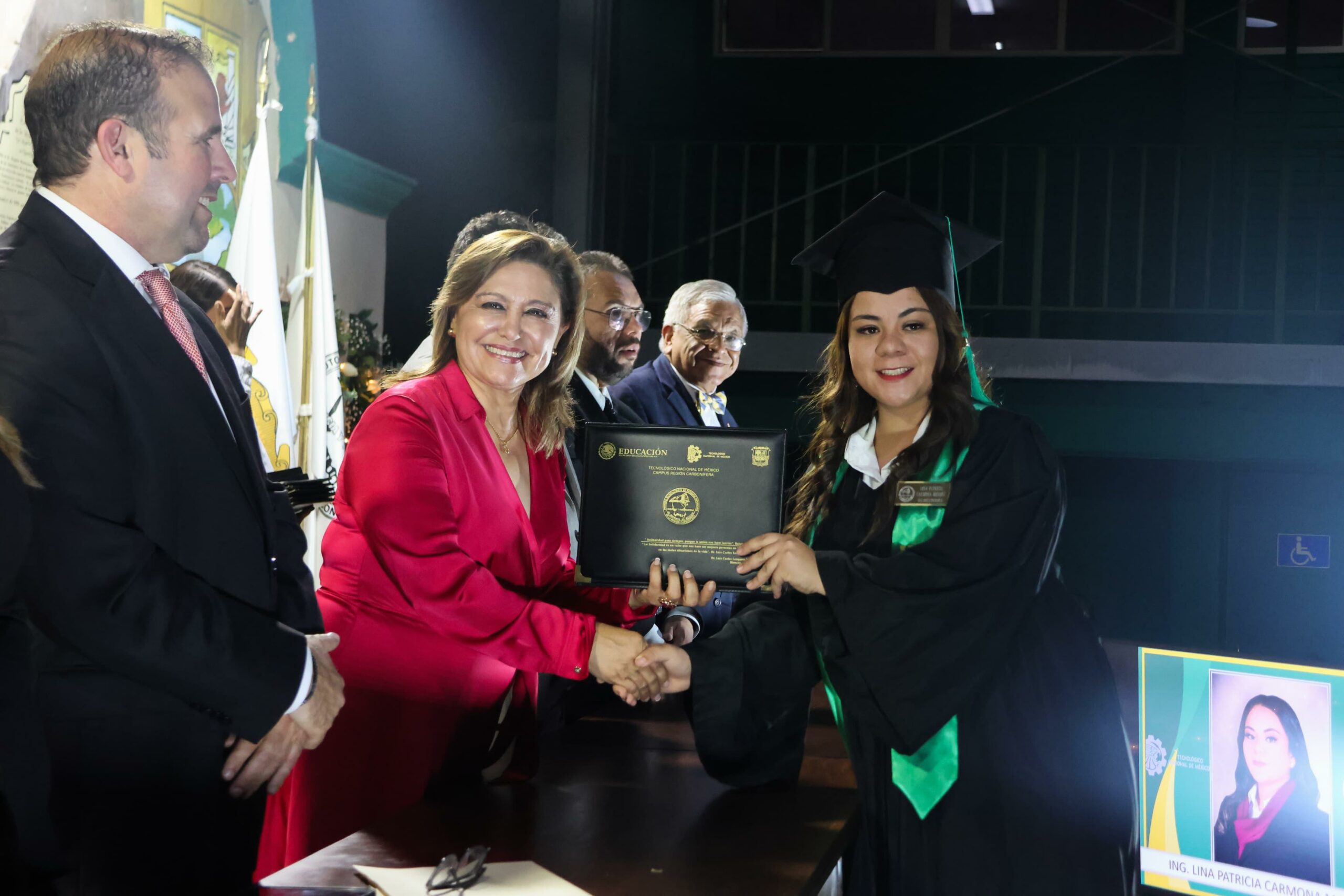 Asistió alcaldesa Diana Haro a graduación de ingenieros y 1ª. generación de posgrado del TecNM Región Carbonífera