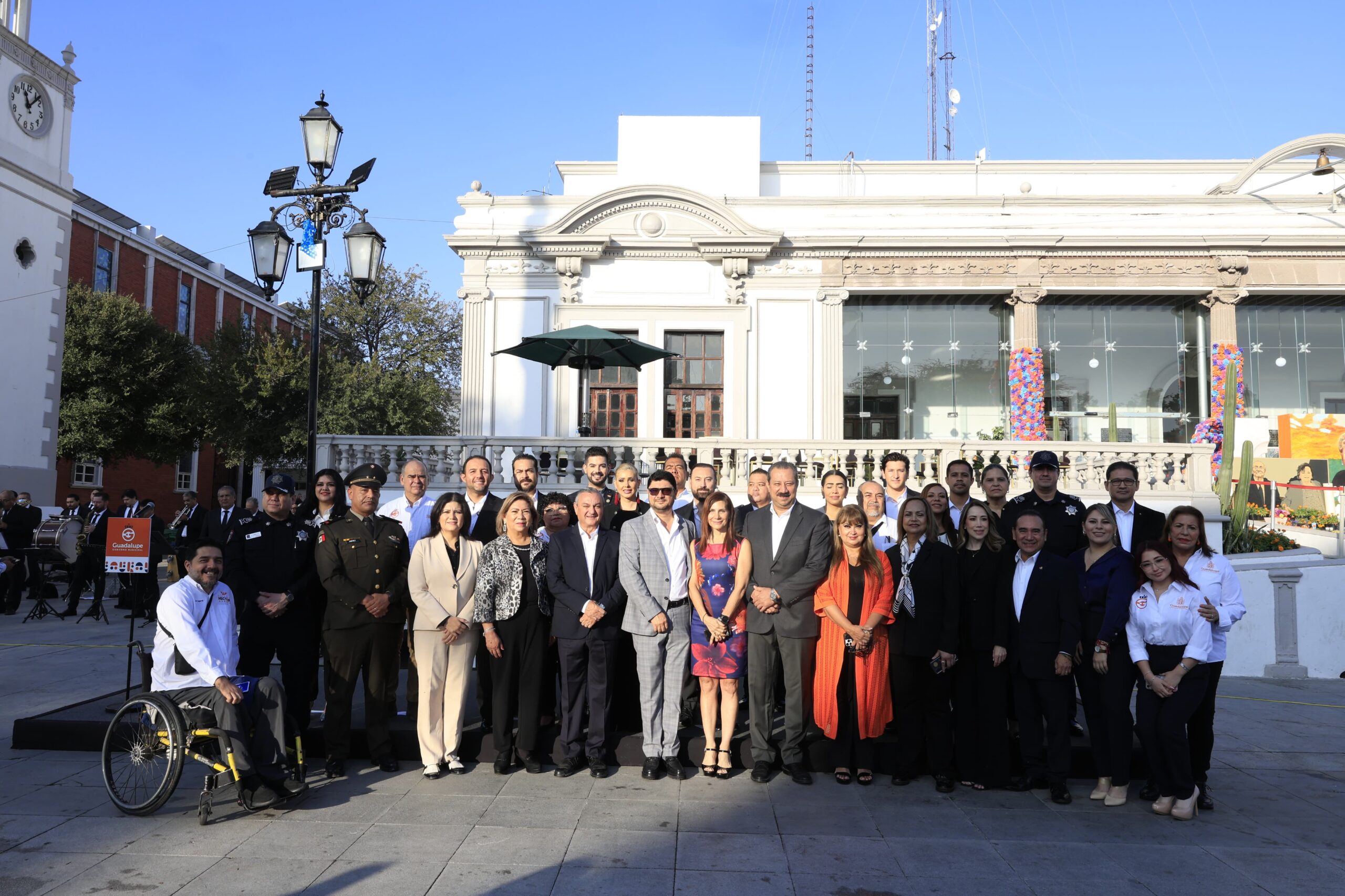 Honran símbolos patrios en ceremonia cívica en Guadalupe