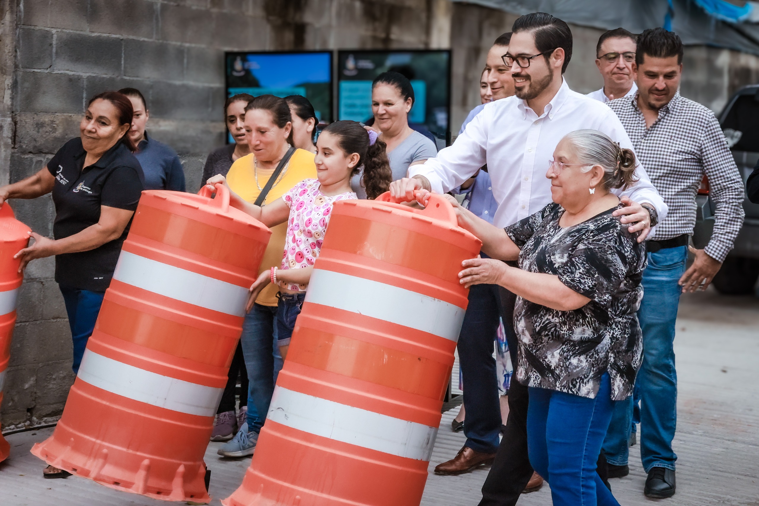 Inaugura David de la Peña paquete de obras viales en dos colonias y anuncia más