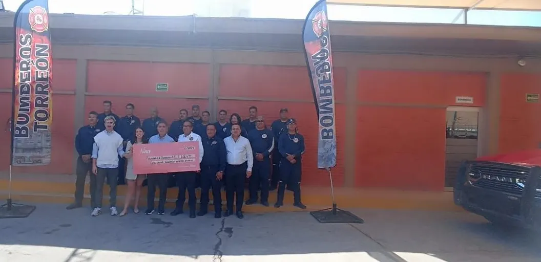 Más de $100 mil reciben Bomberos de Torreón de campaña ¡Qué rico es ayudar!