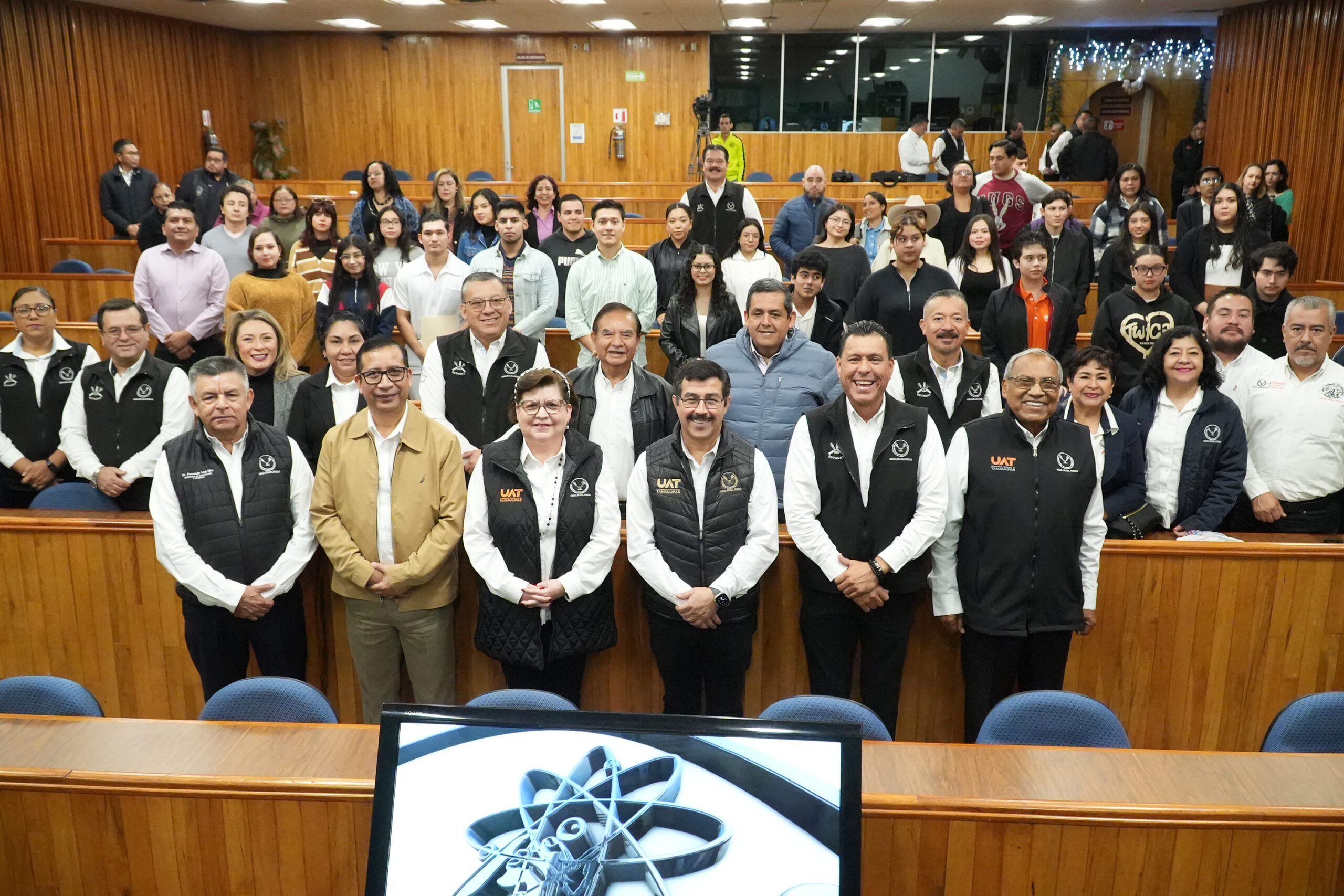 Apoya la UAT educación universitaria de hijos del personal académico Apoya la UAT educación universitaria de hijos del personal académico