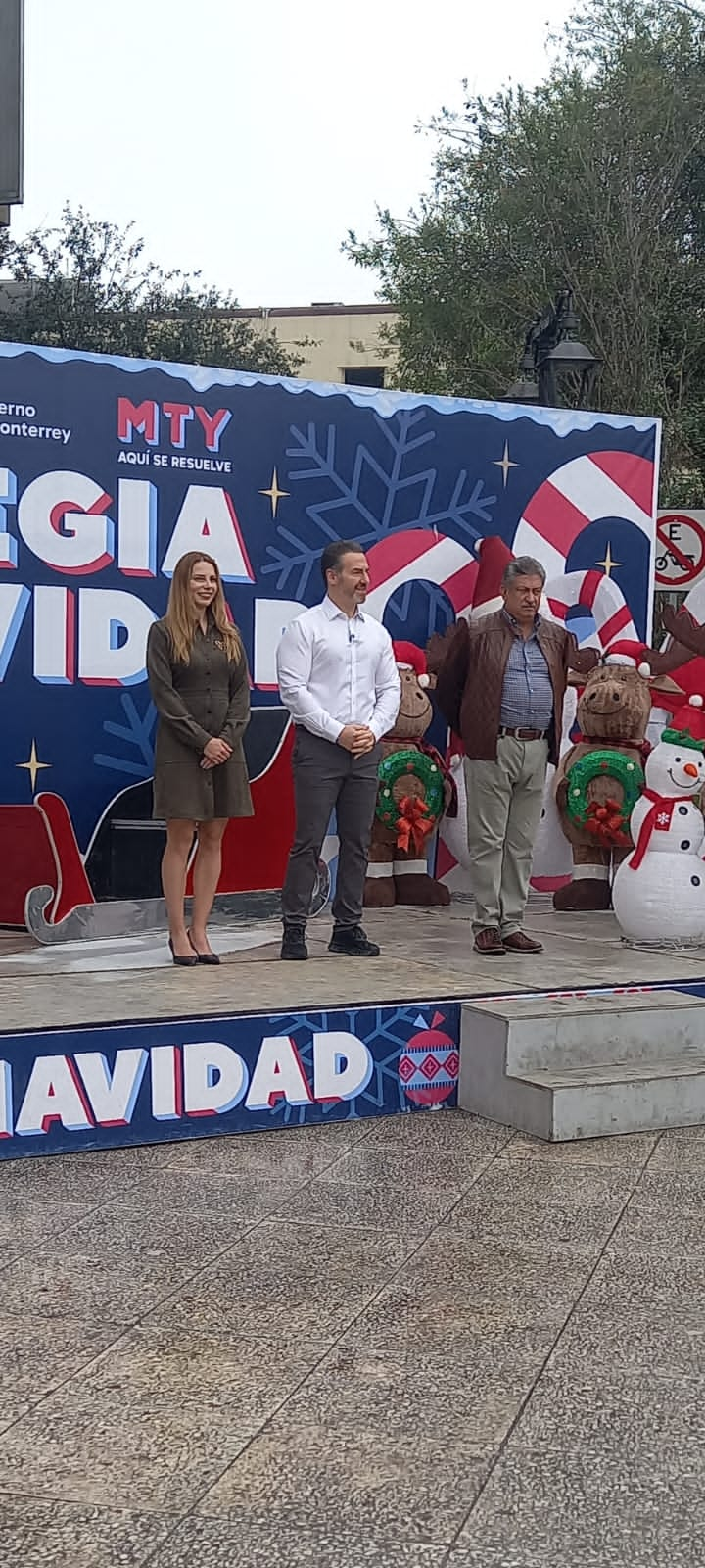 Arranca Monterrey con reparto de dulces de “Santas Morotizados”