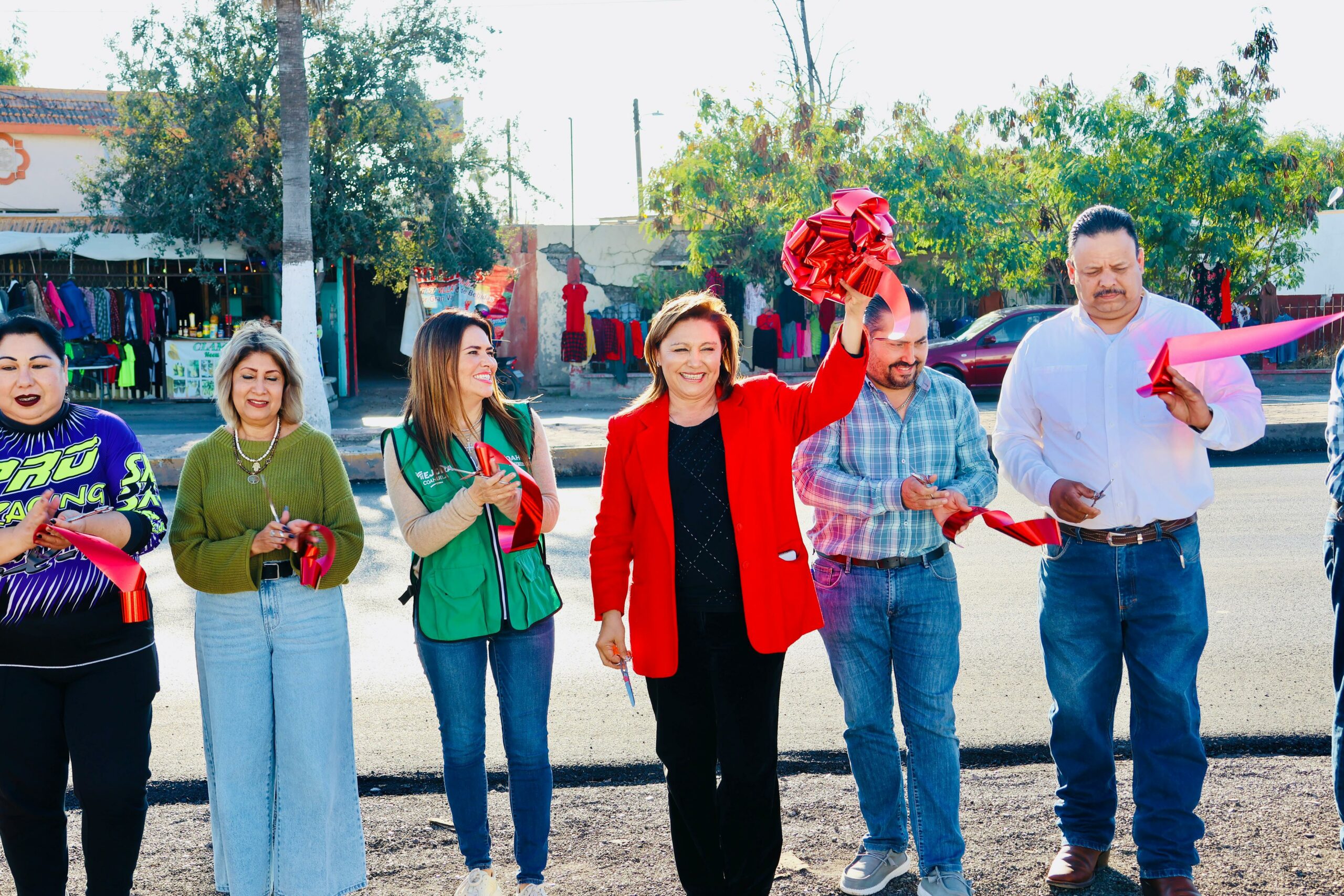 Entregó Diana Haro rehabilitación de tramo carretero en la Villa de Agujita