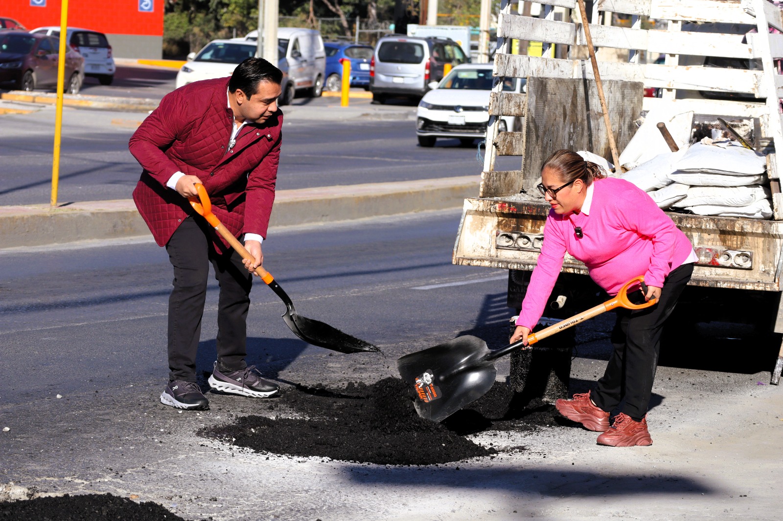 En Santa Catarina, “Bache reportado, bache tapado” : Jesús Nava