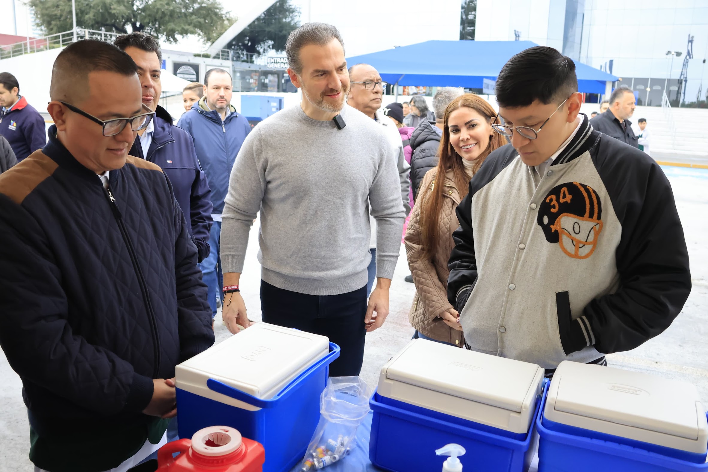 Otorga Monterrey vacunas de temporada y del esquema básico a la población