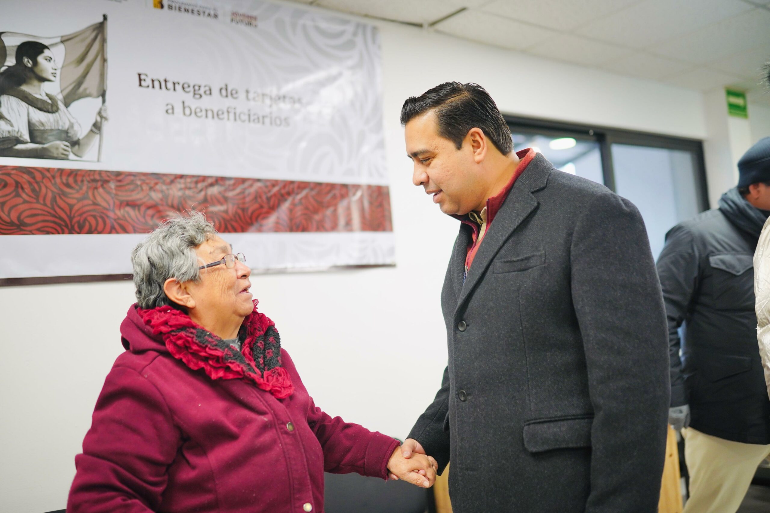 Entregan en Santa Catarina tarjetas de programa Bienestar Federal