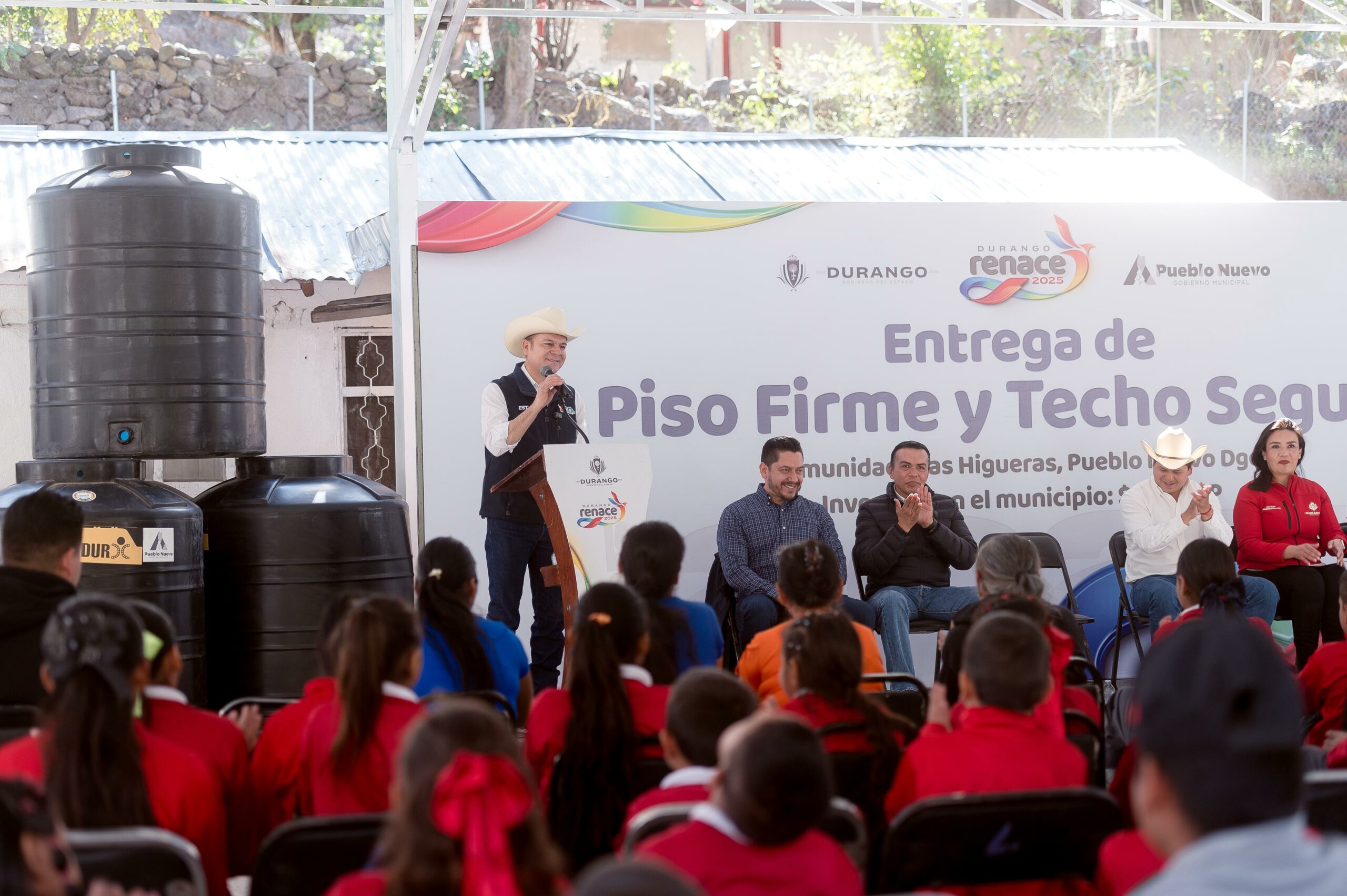 Por primera vez visita un gobernador, comunidades alejadas de Pueblo Nuevo para llevar apoyos