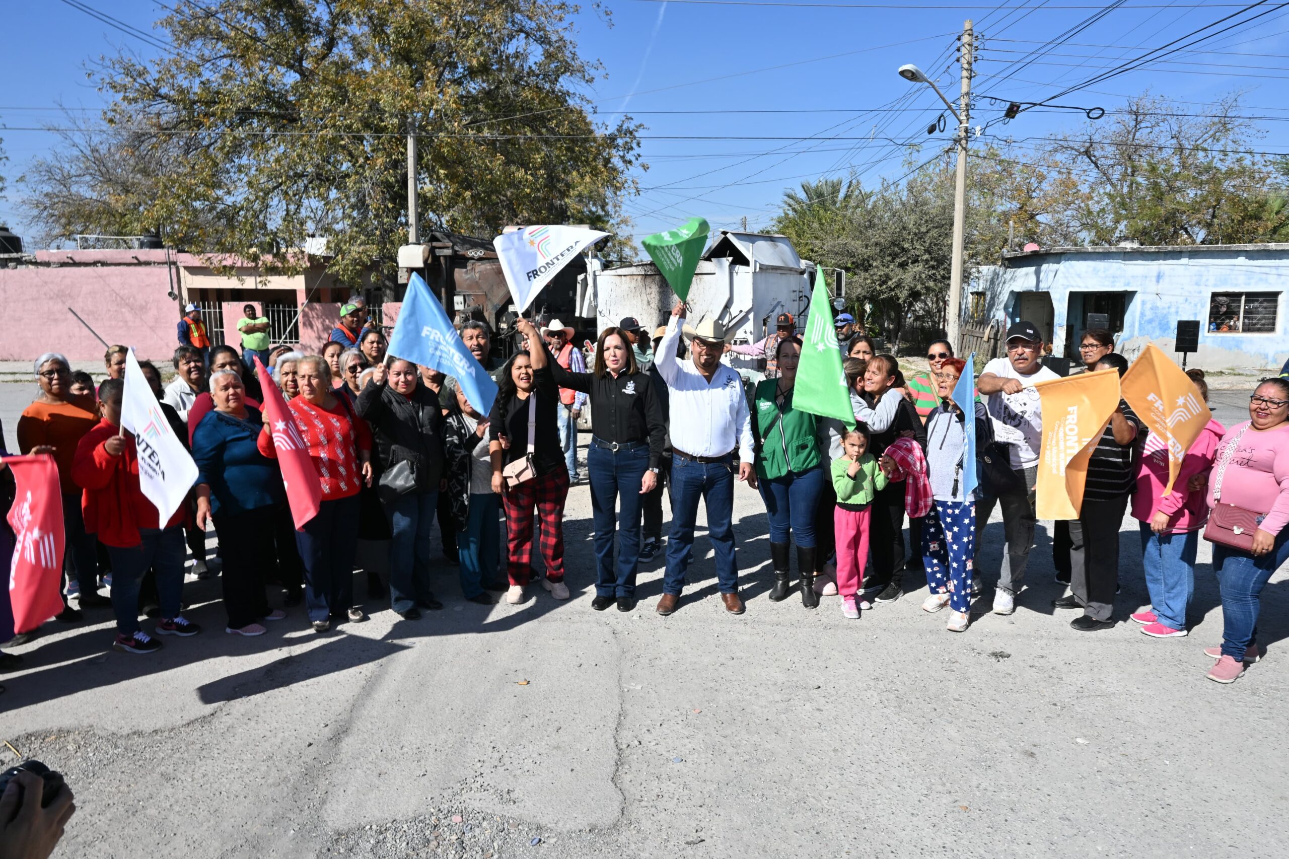 Sari Pérez arranca programa de bacheo para poner Frontera en orden