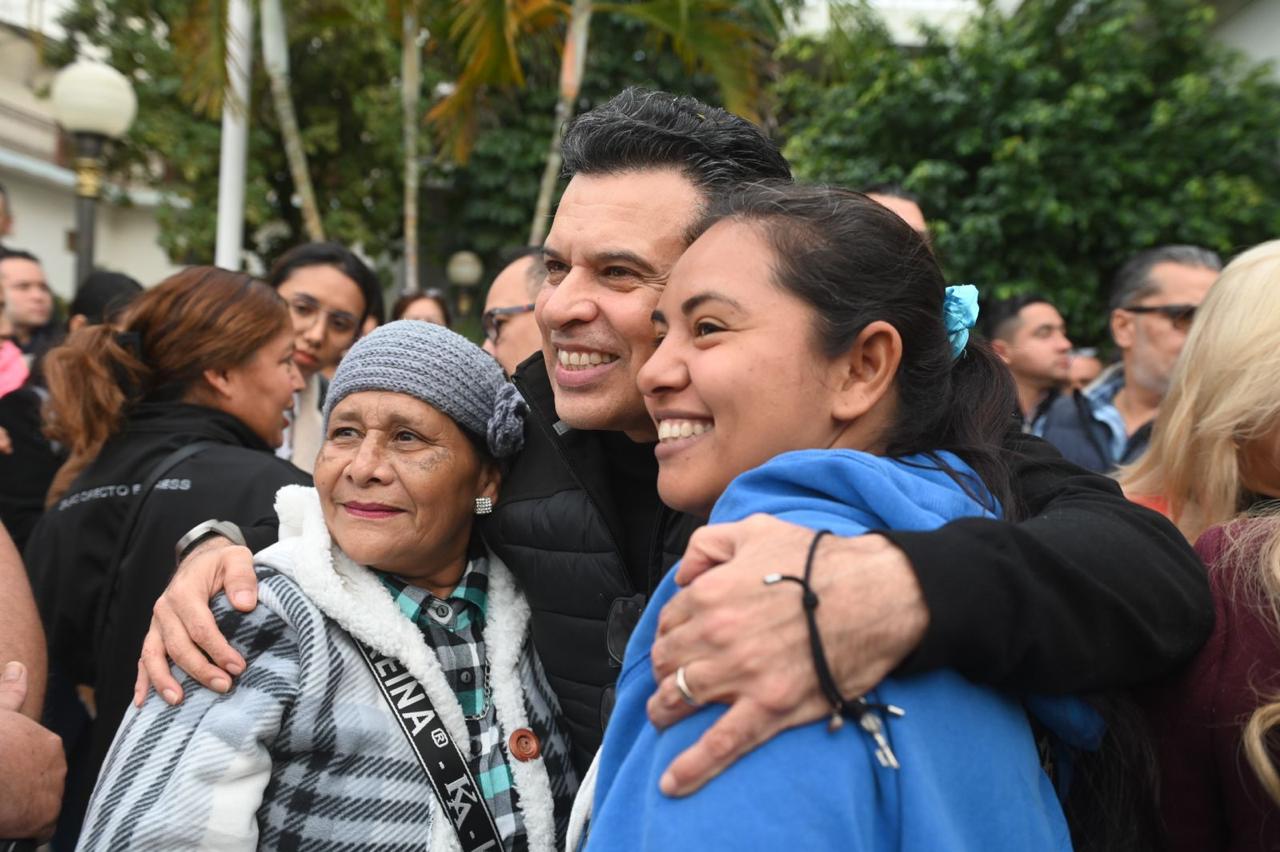 Celebran Lucy y Lalo Día de Reyes con los victorenses